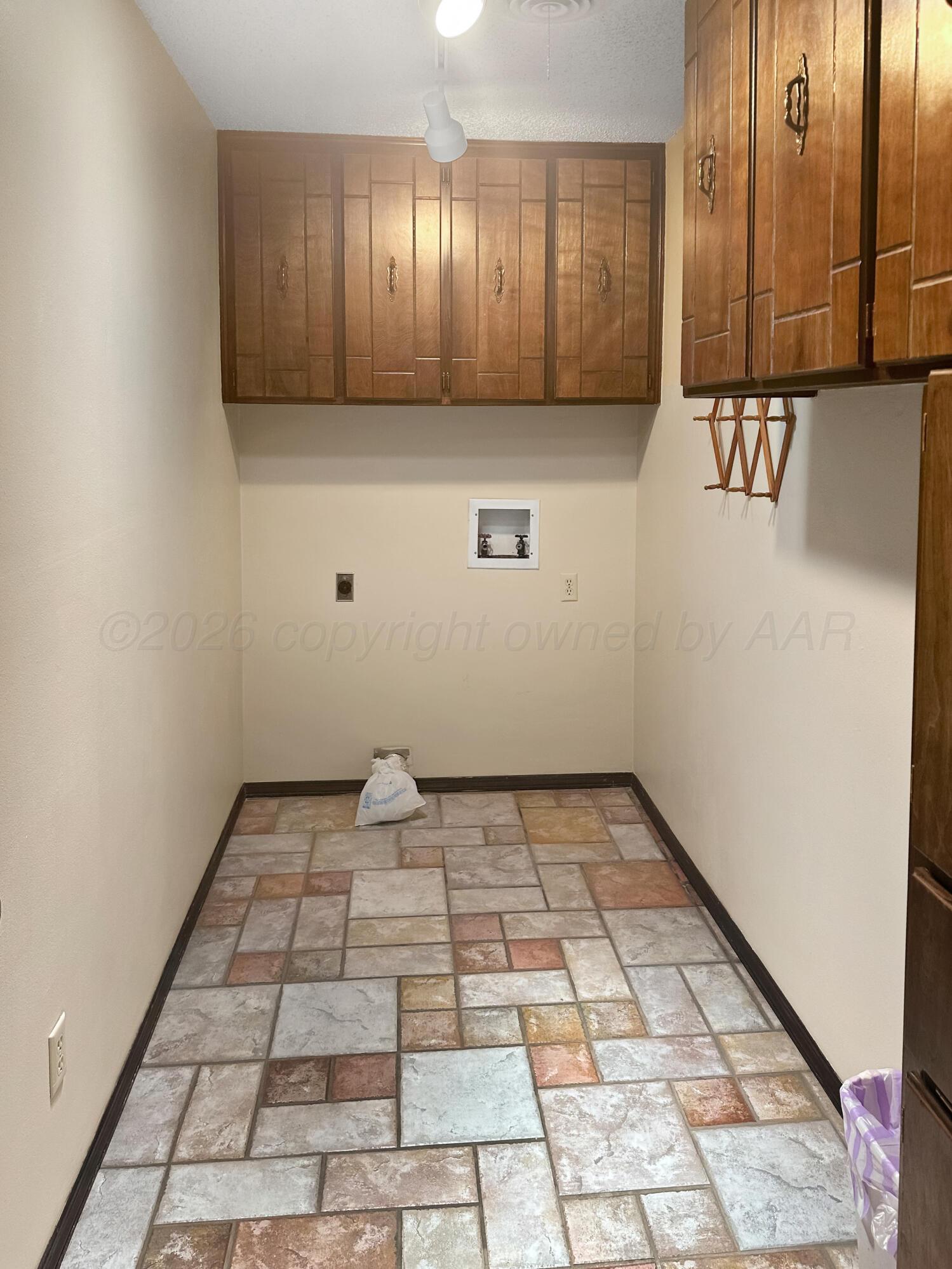 1511 Canyon Drive Property Photo 11