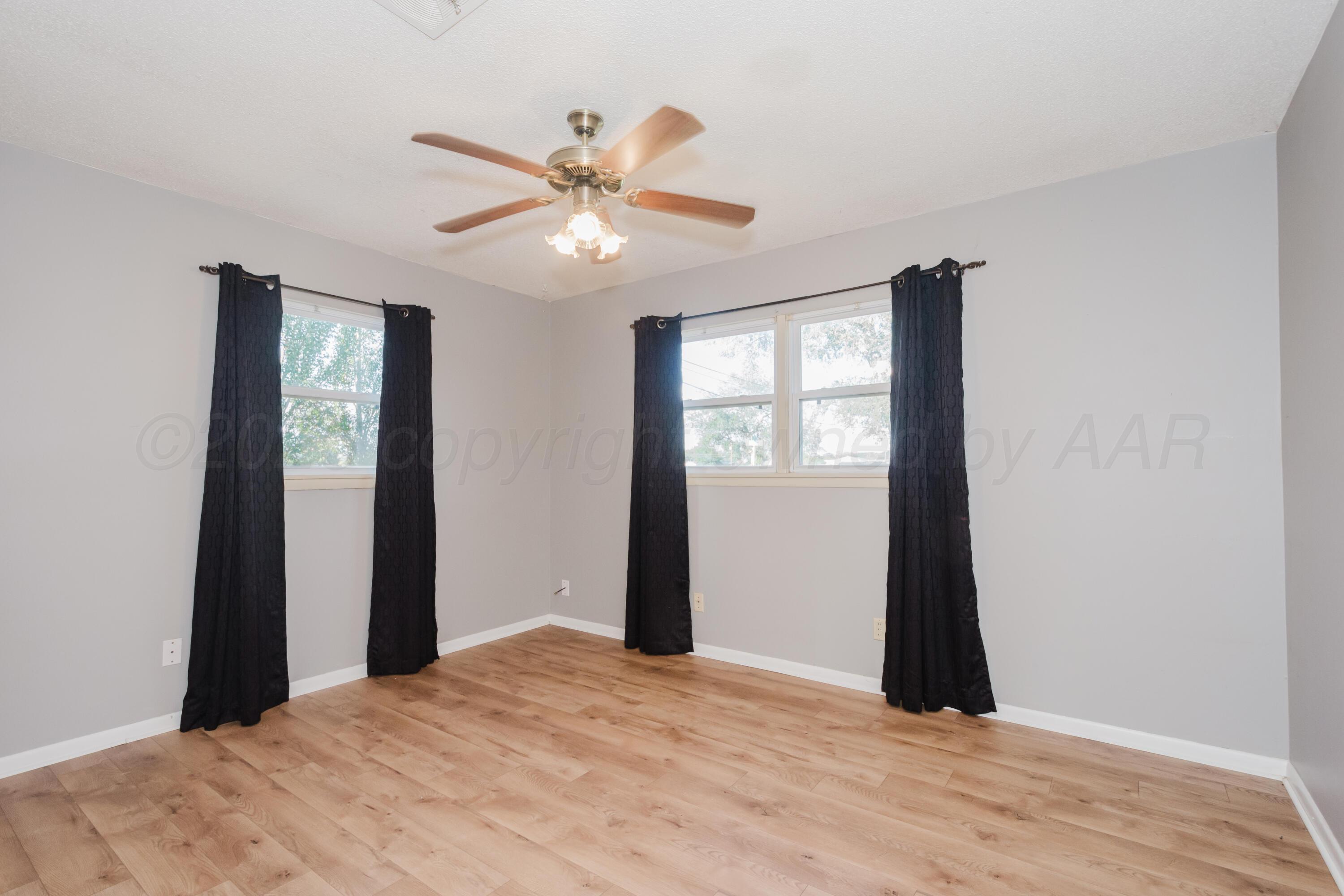 2900 S Vernon Street Property Photo 10
