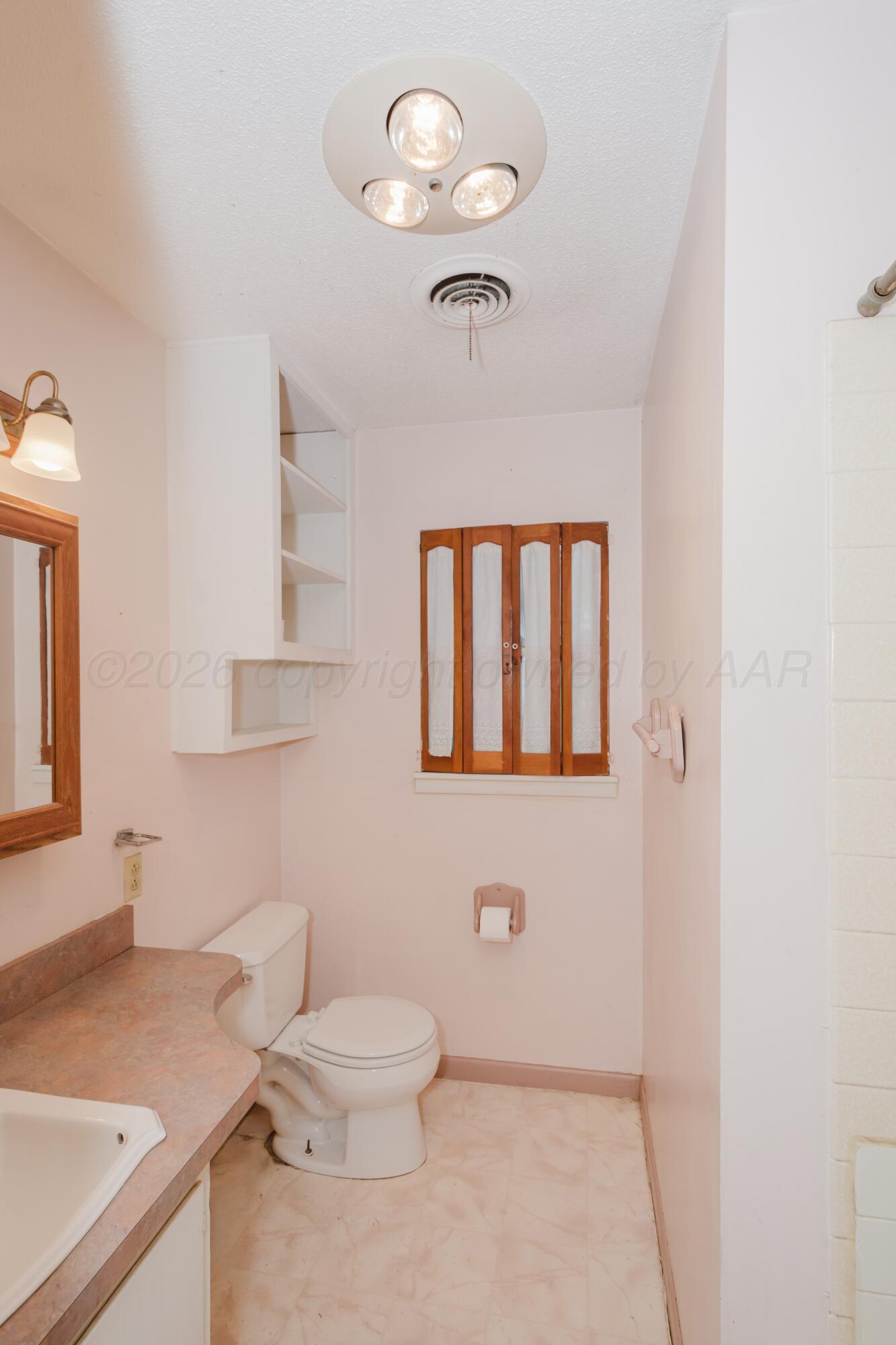2900 S Vernon Street Property Photo 14