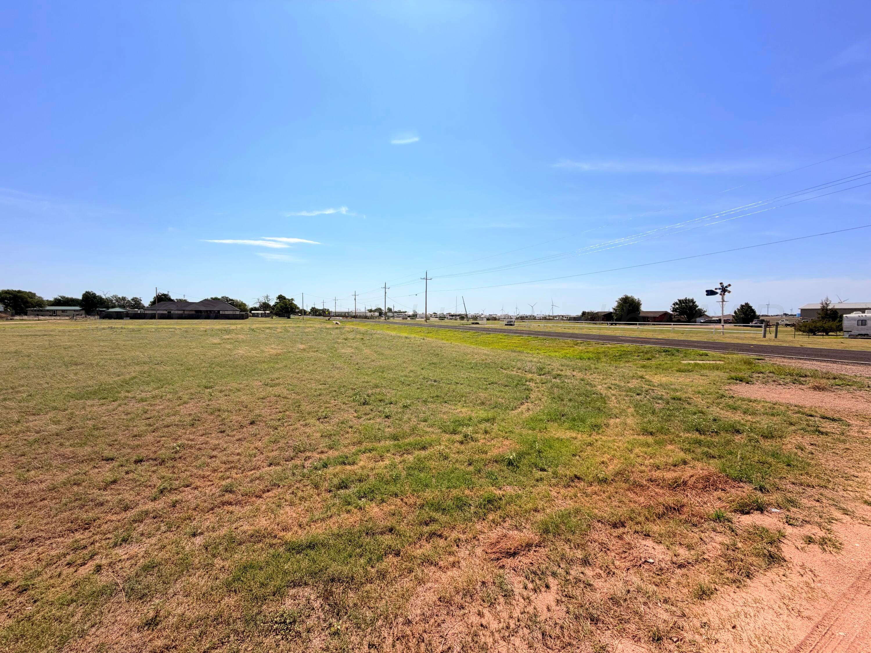 Tract 8 Orient Avenue Property Photo 2