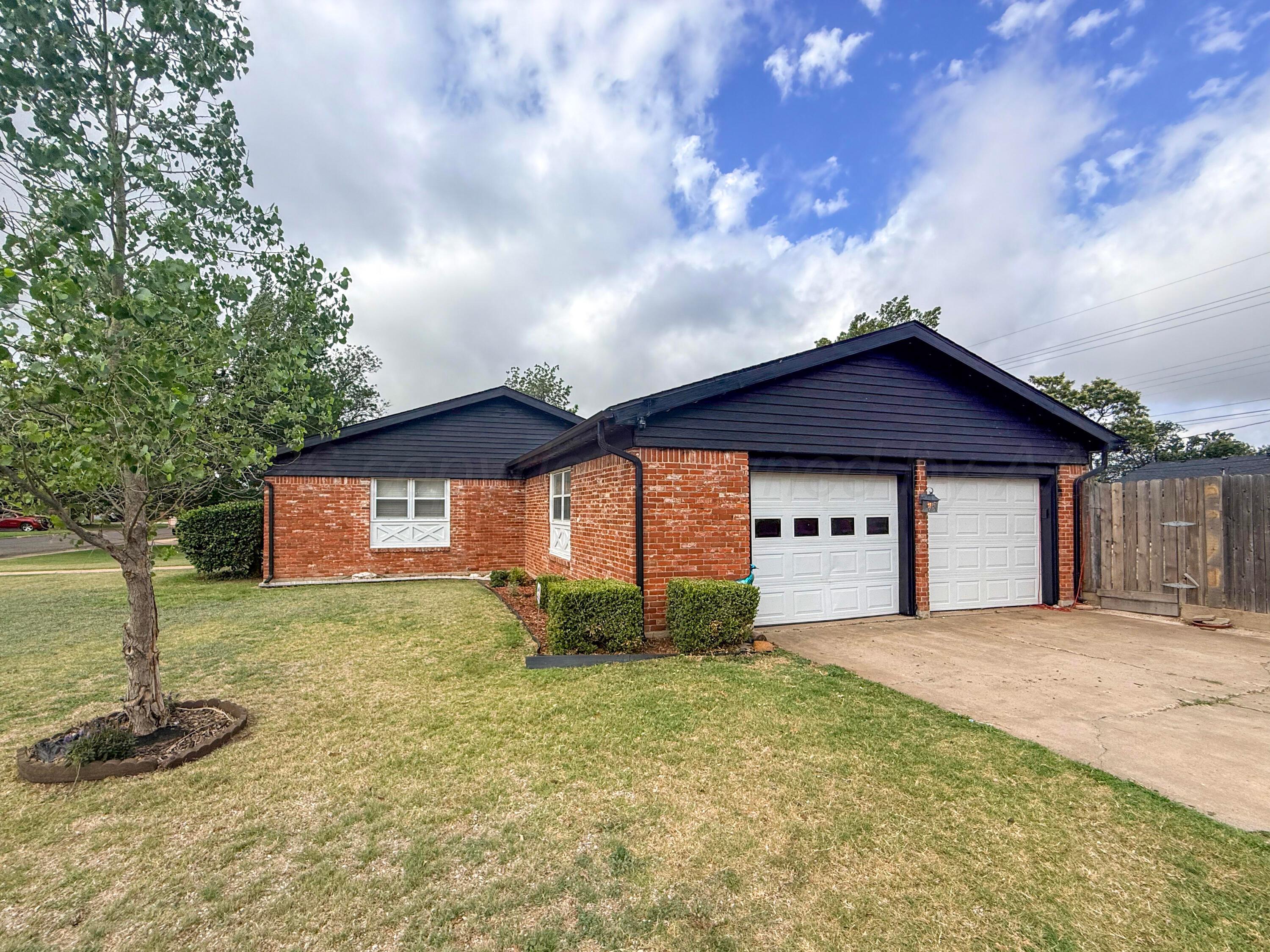 1825 N Evergreen Street Property Photo 4