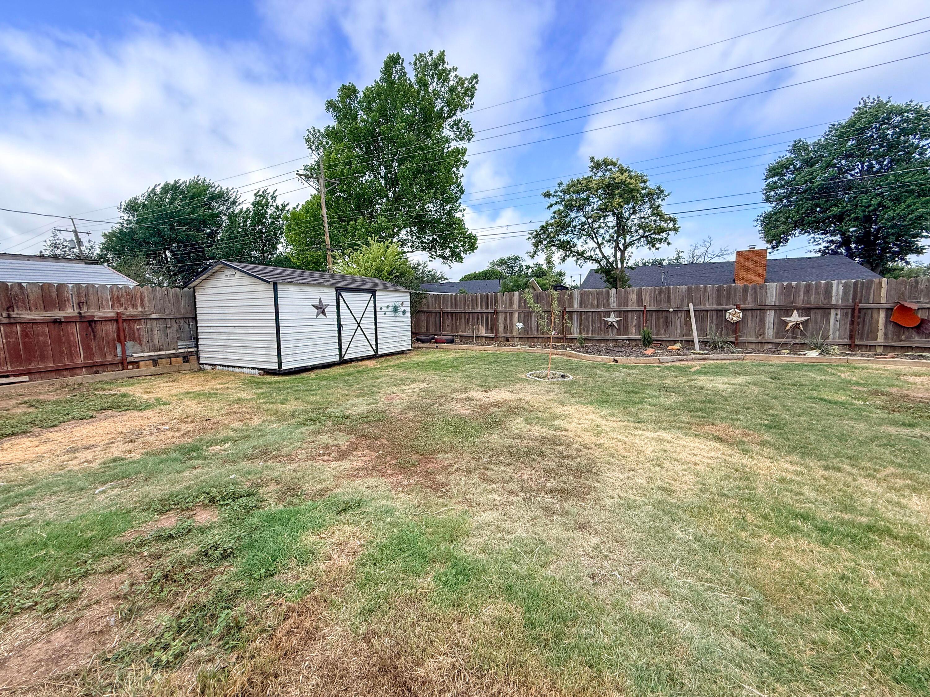 1825 N Evergreen Street Property Photo 10