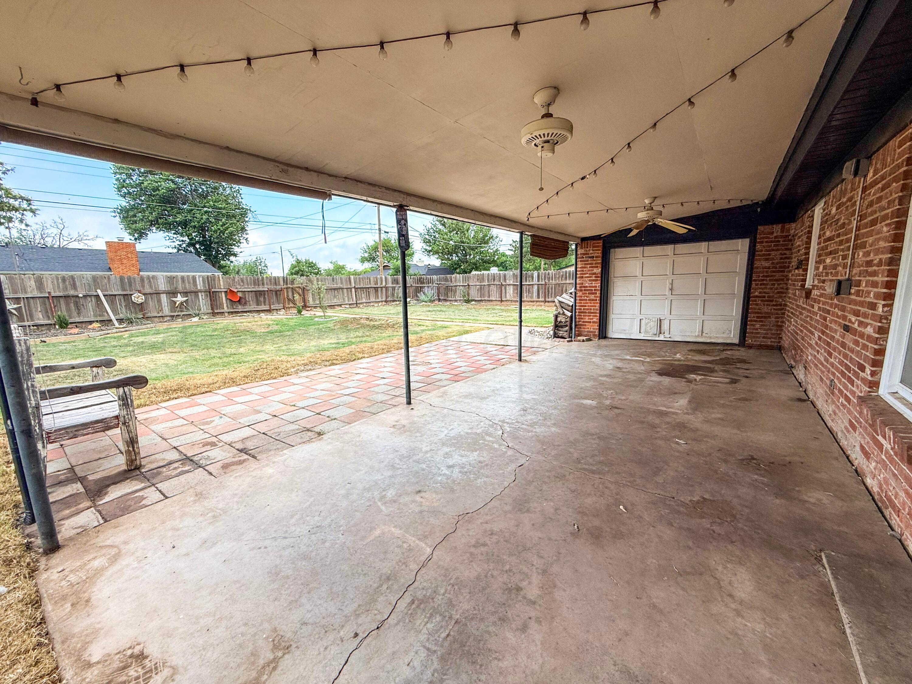 1825 N Evergreen Street Property Photo 11