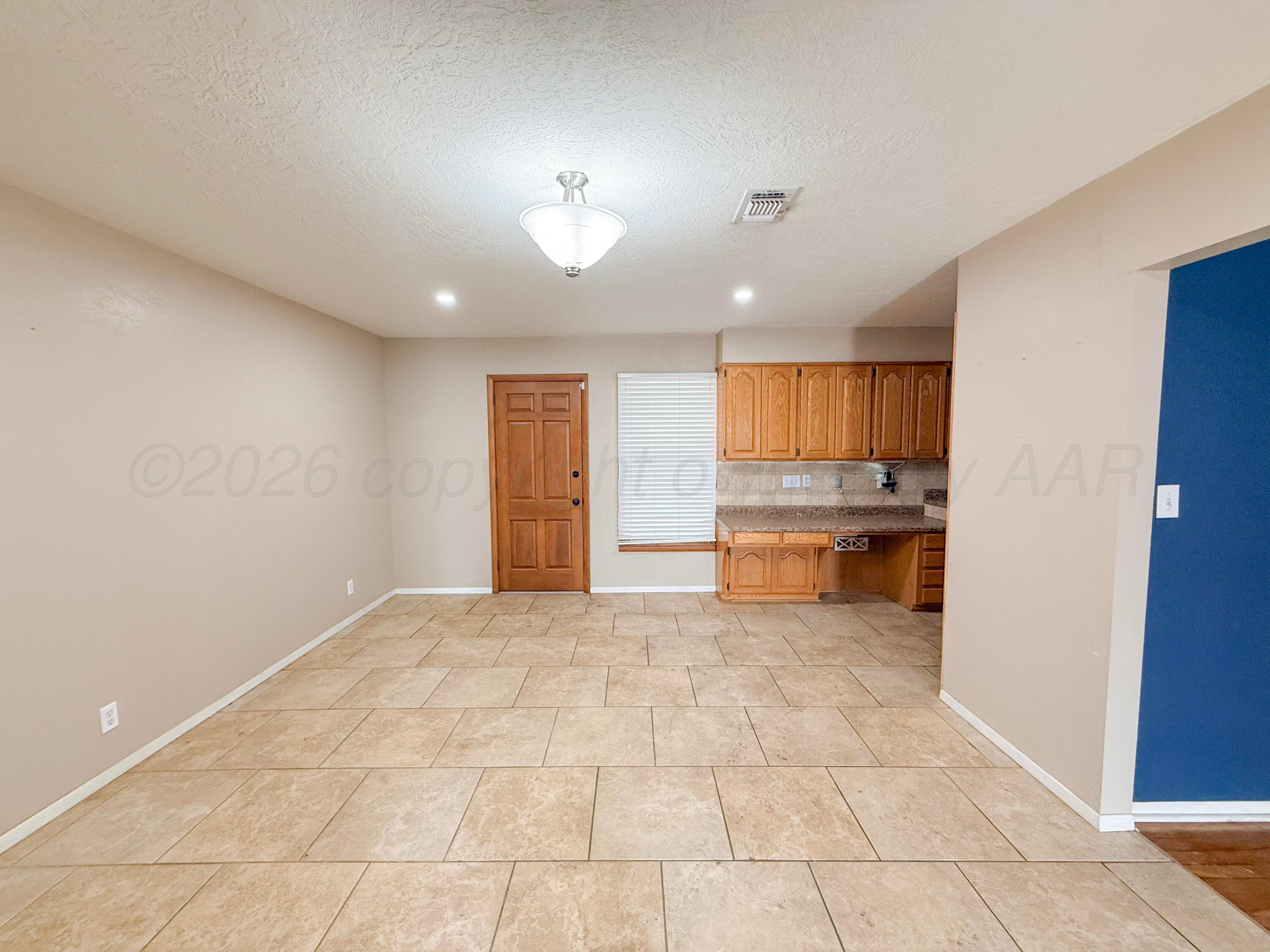 1825 N Evergreen Street Property Photo 18