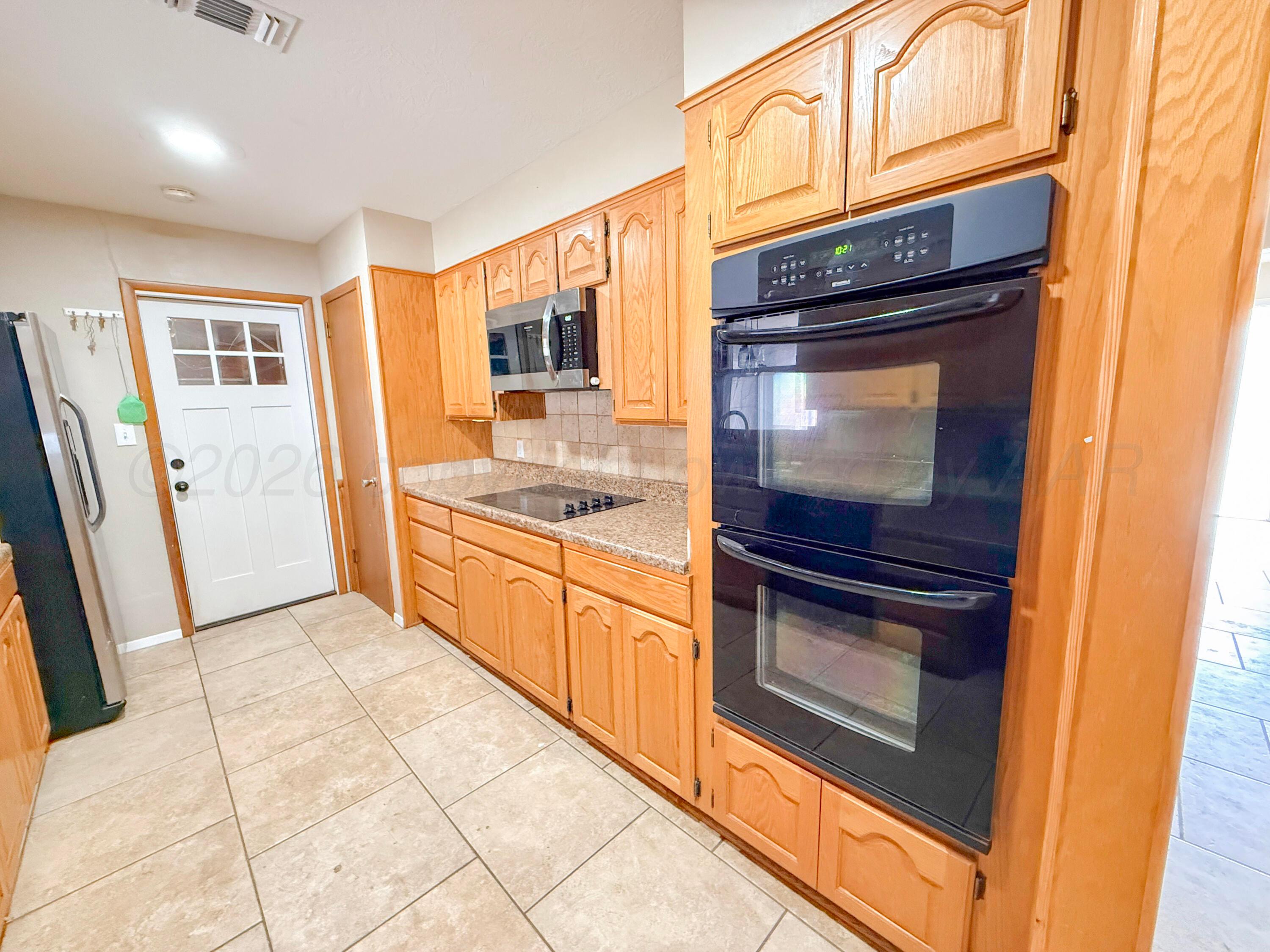 1825 N Evergreen Street Property Photo 25
