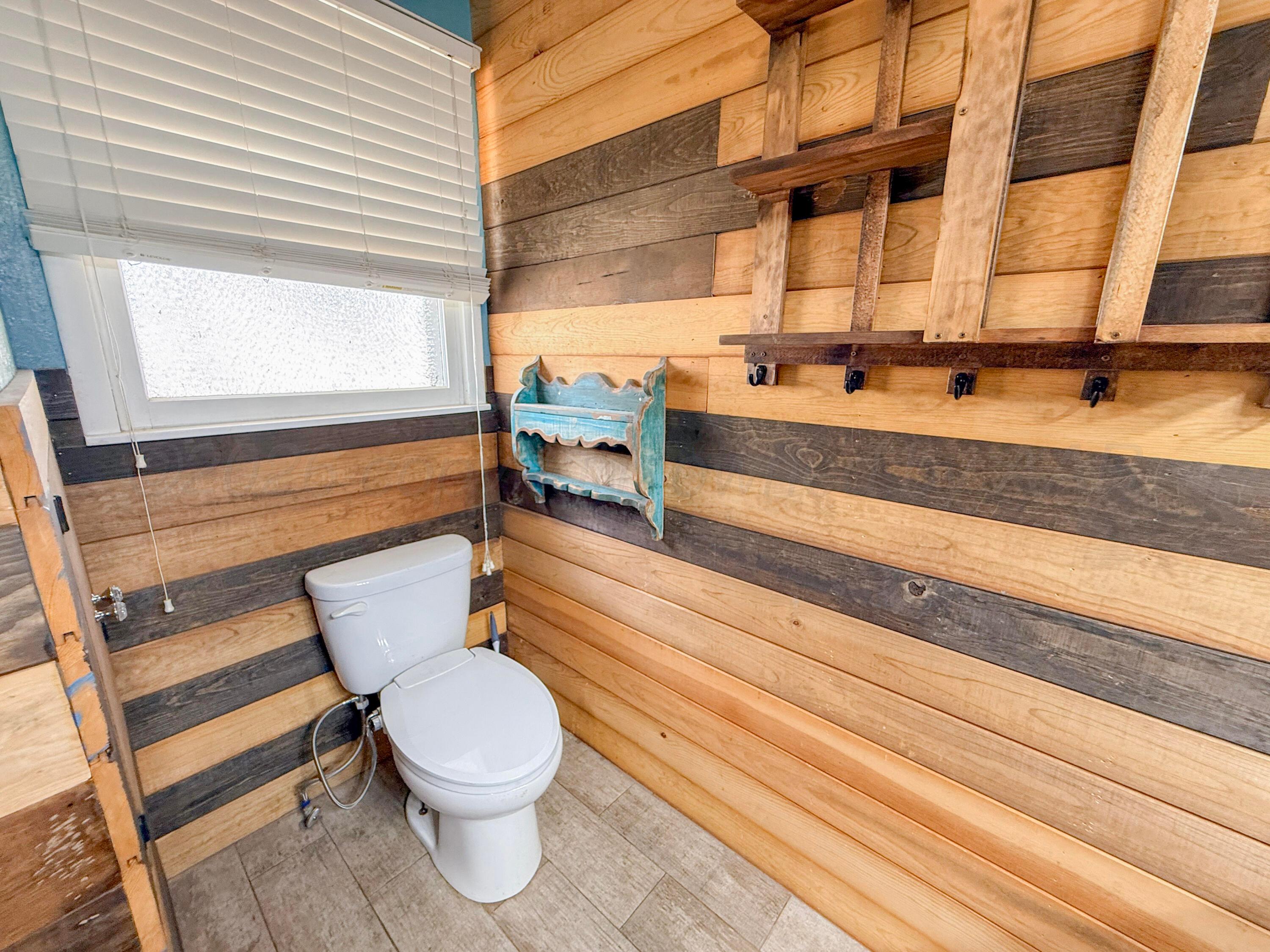 1825 N Evergreen Street Property Photo 32