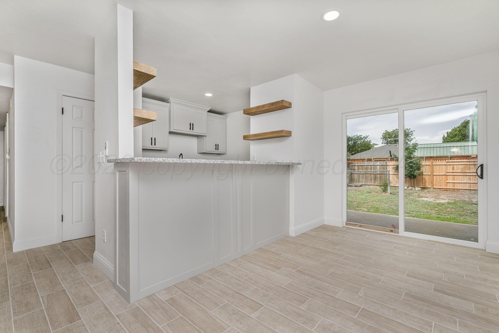 3218 S Vernon Street Property Photo 5