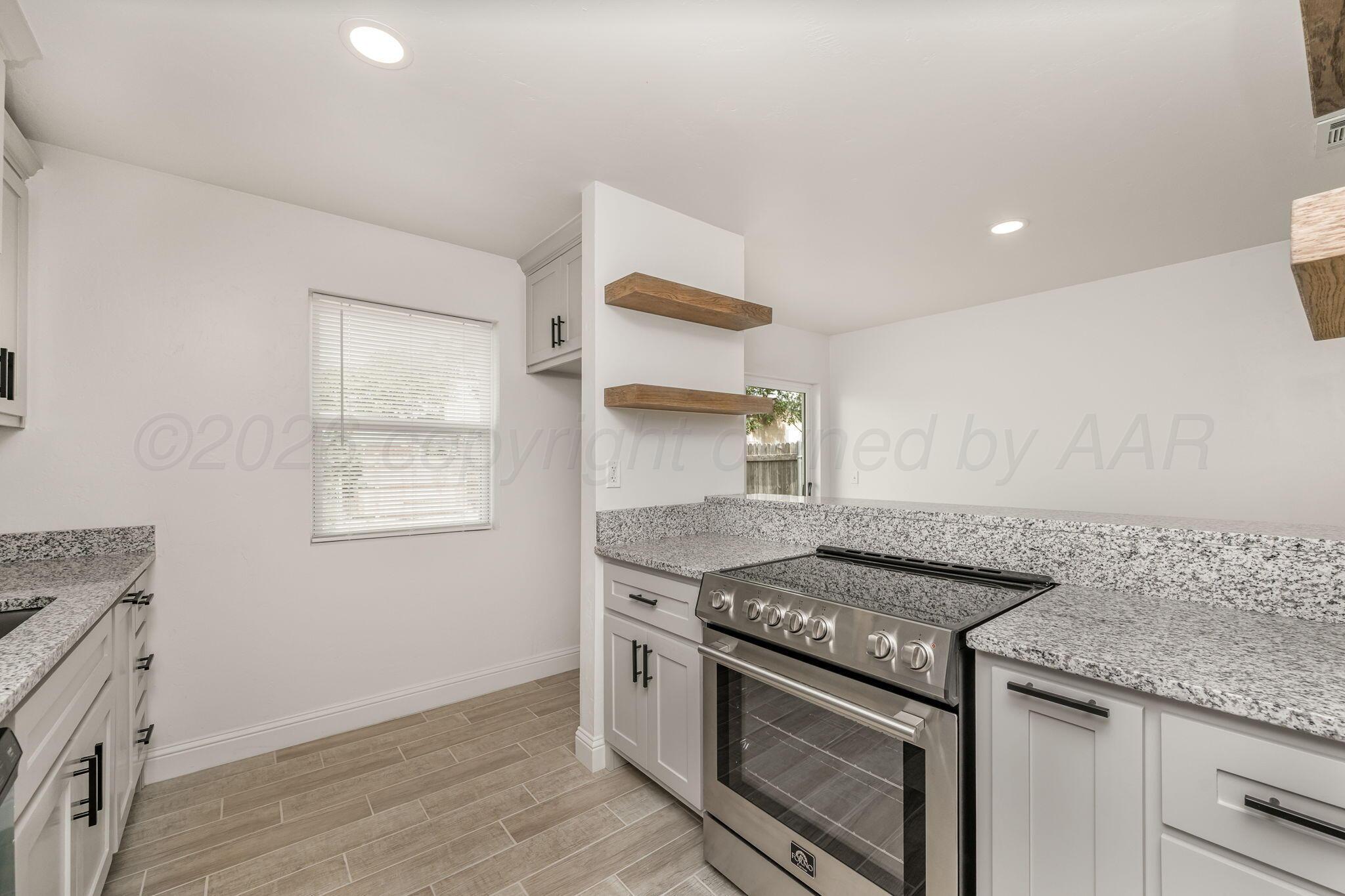 3218 S Vernon Street Property Photo 7