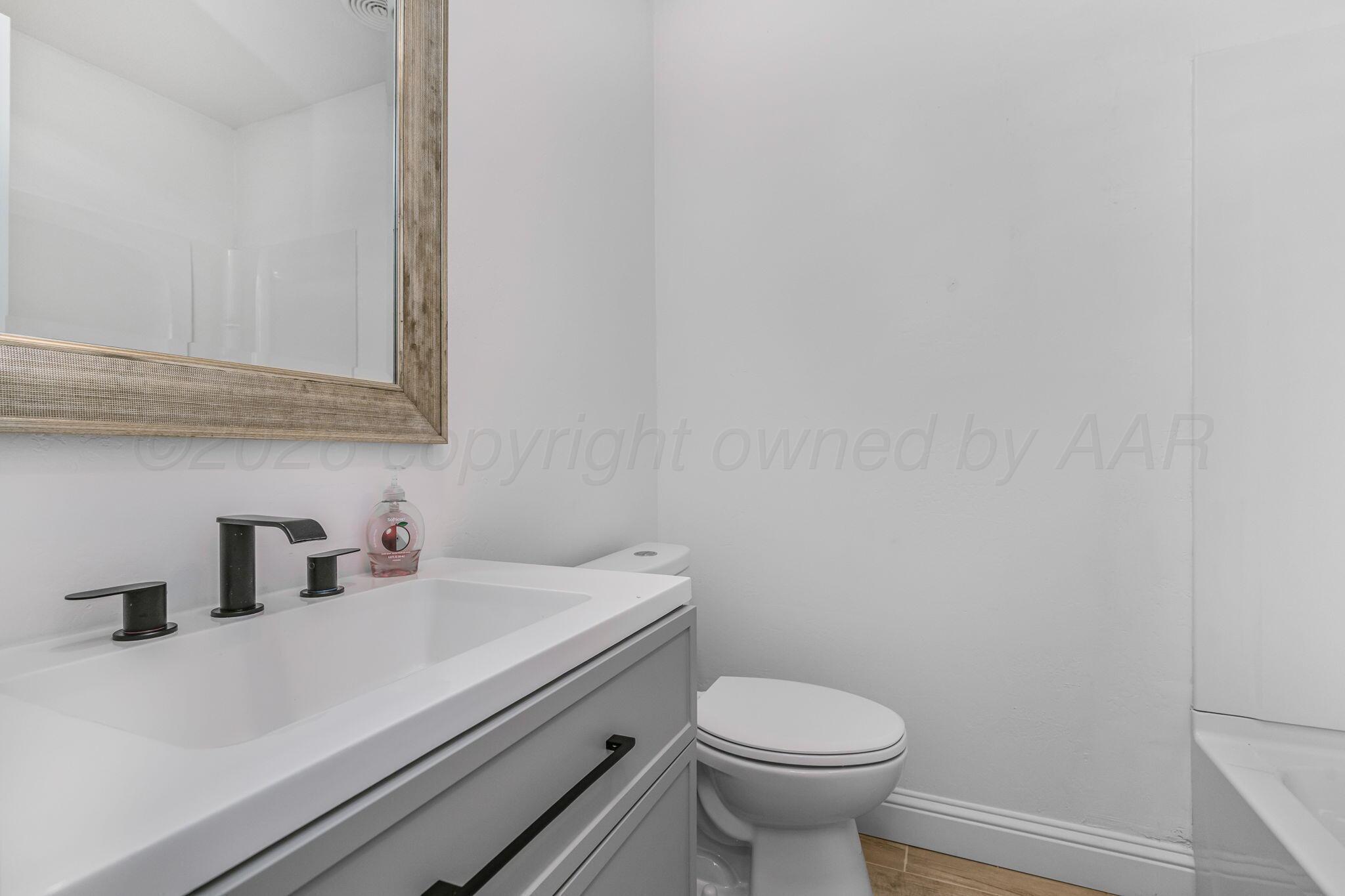 3218 S Vernon Street Property Photo 14