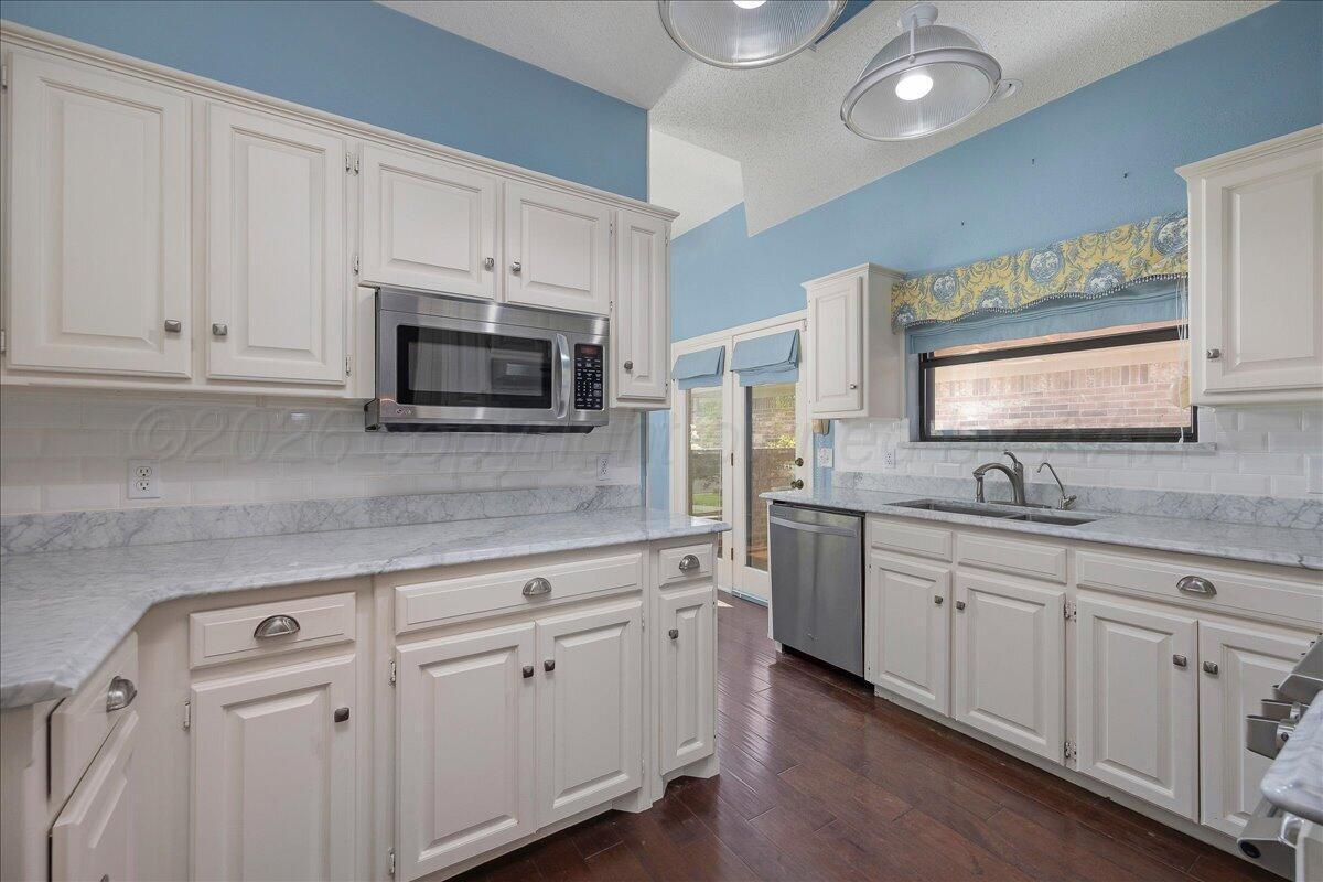 4102 Stony Point Property Photo 5