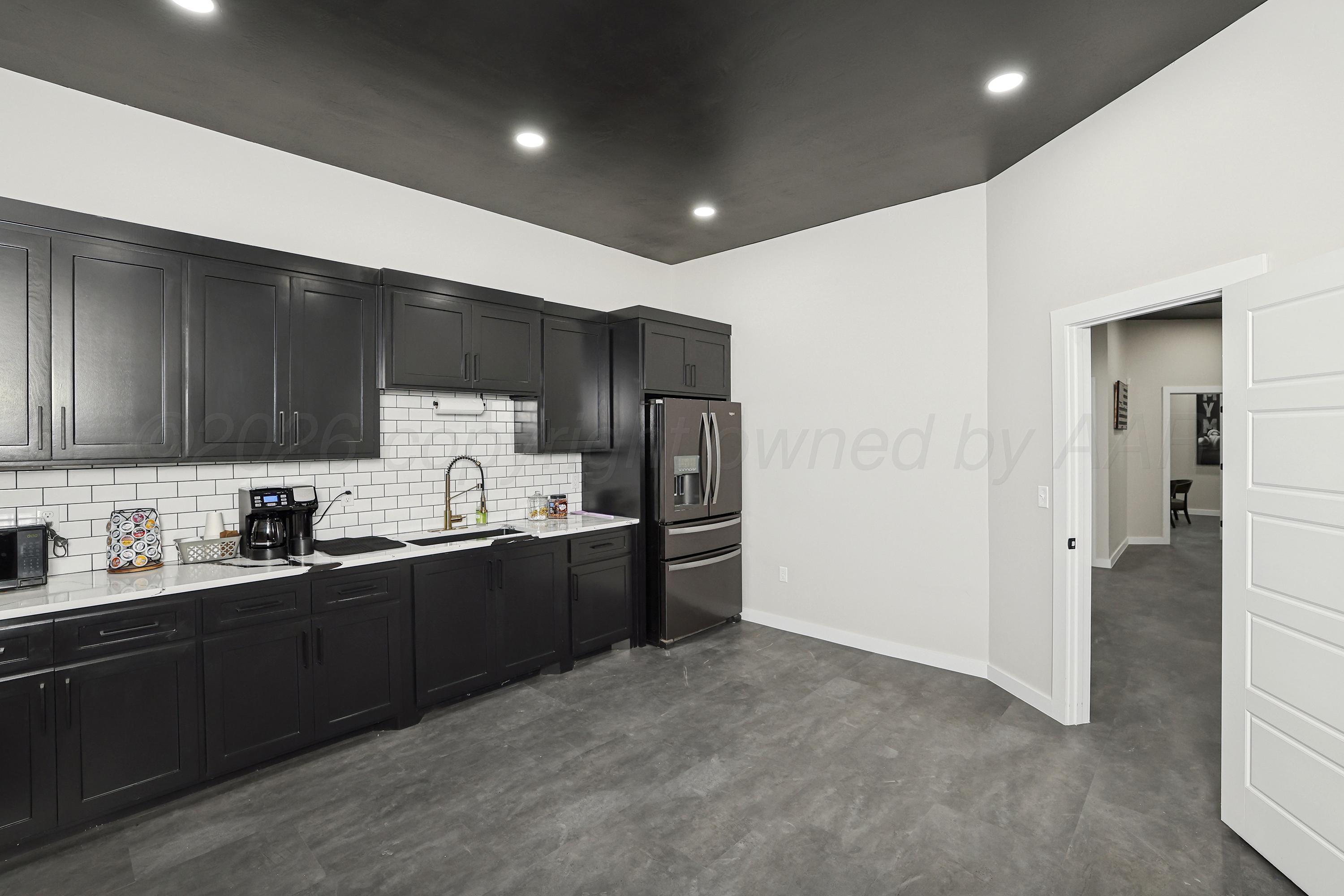 4501 E Loop 335 Property Photo 15