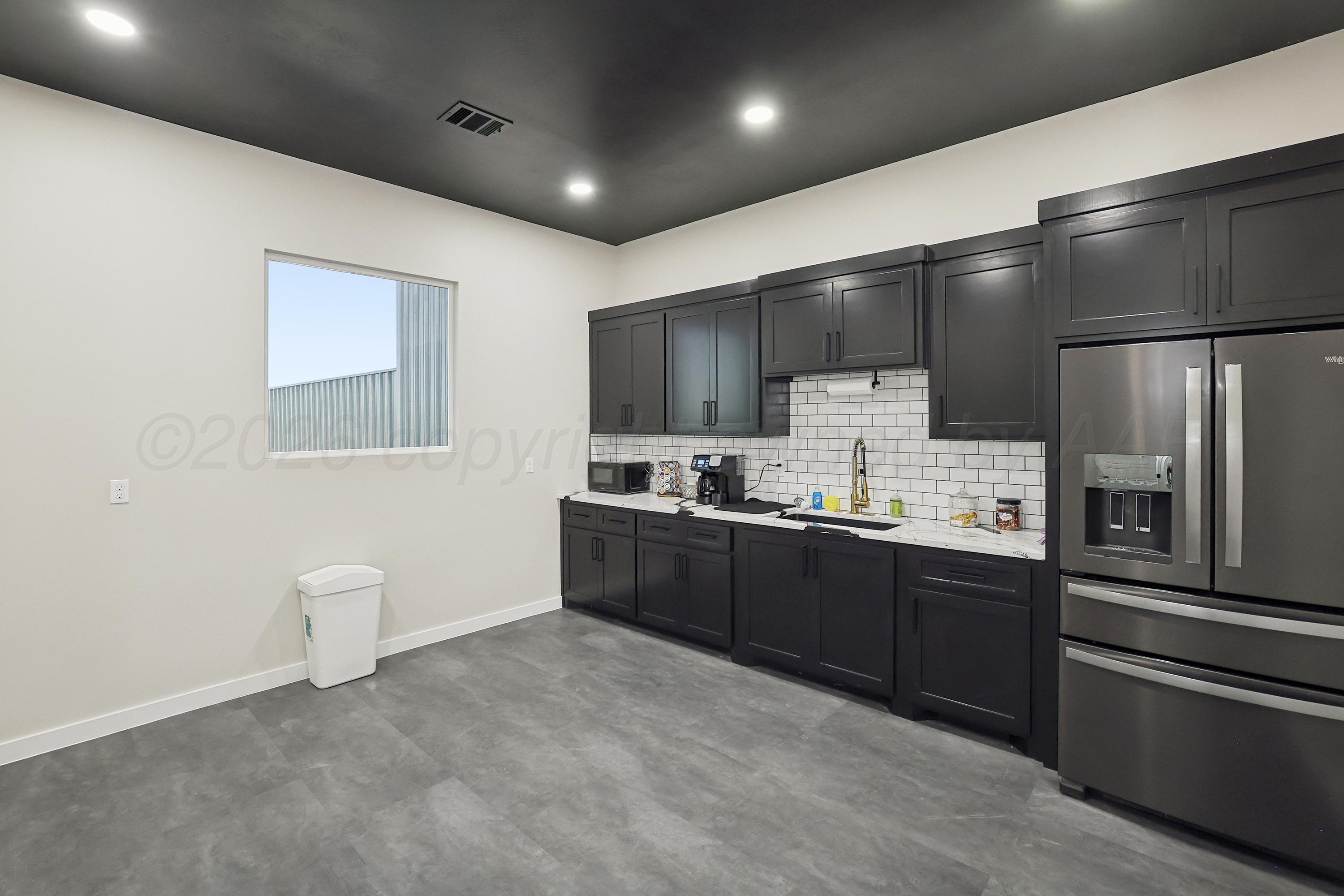 4501 E Loop 335 Property Photo 16