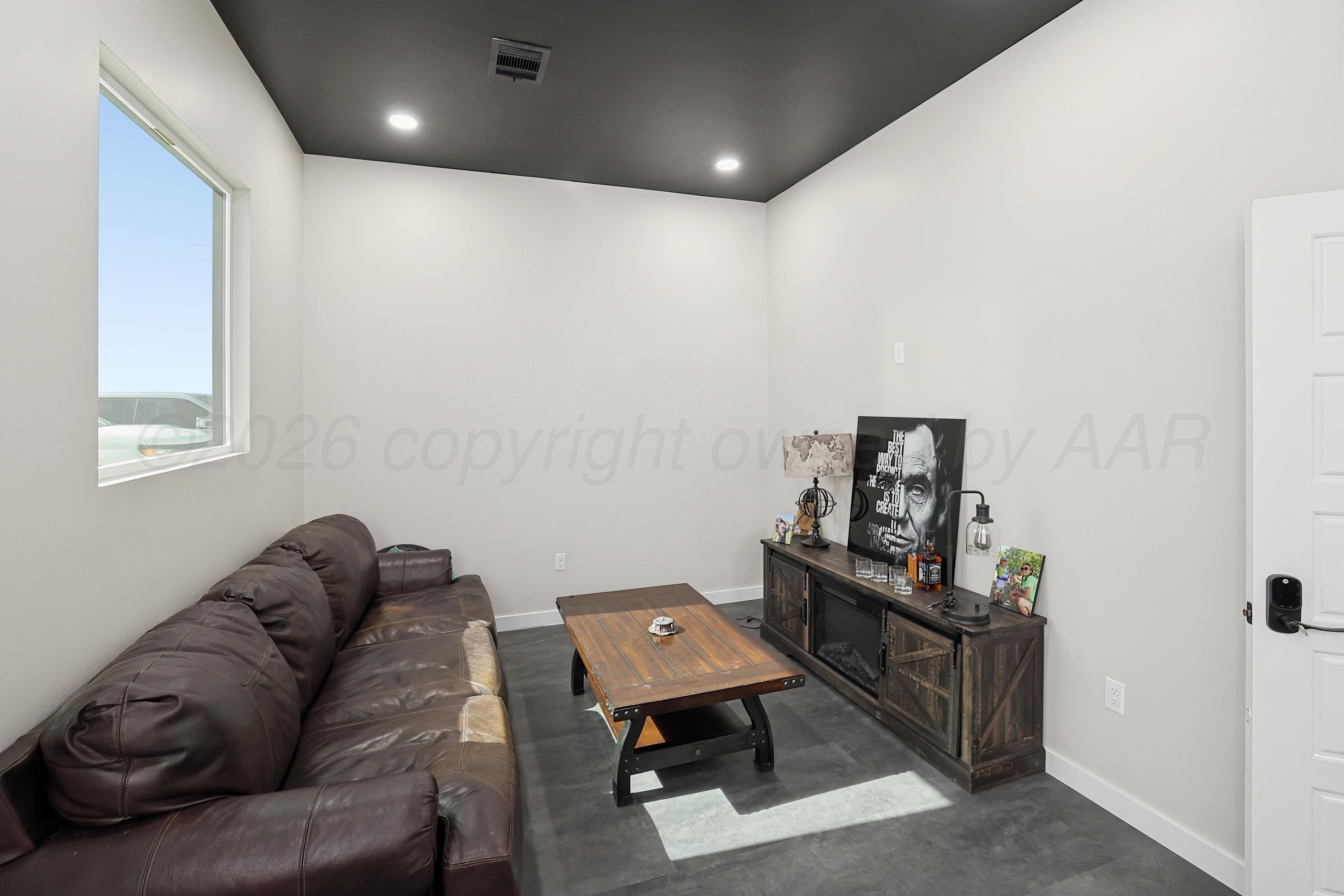 4501 E Loop 335 Property Photo 20