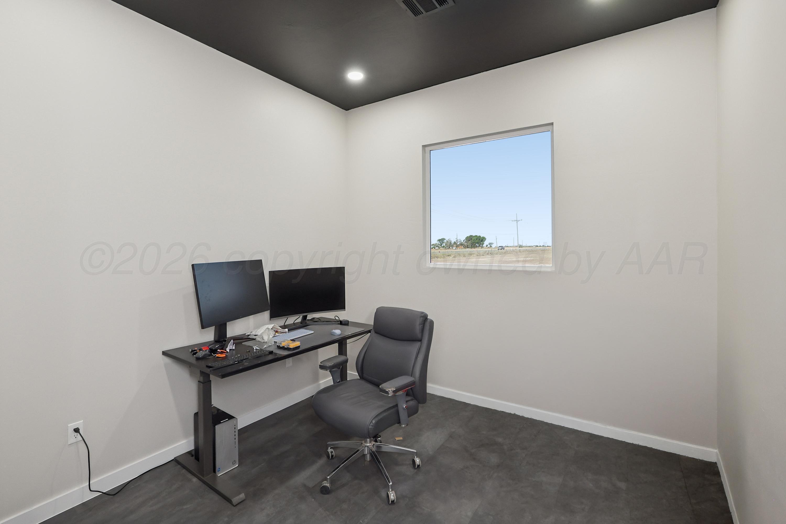 4501 E Loop 335 Property Photo 25