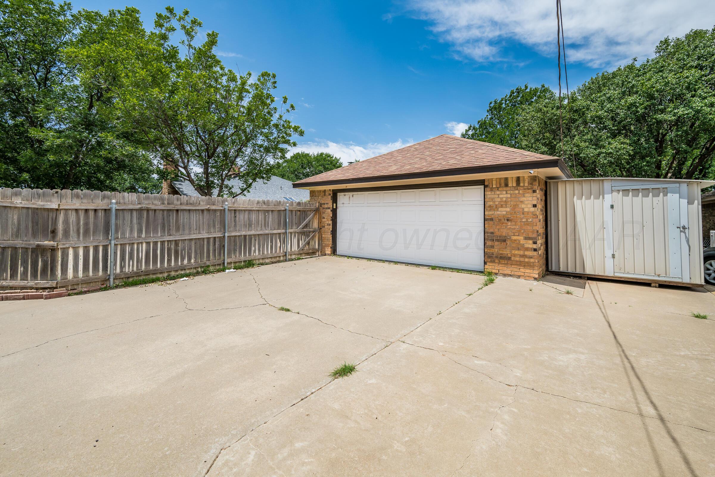 8613 Venice Drive Property Photo 4