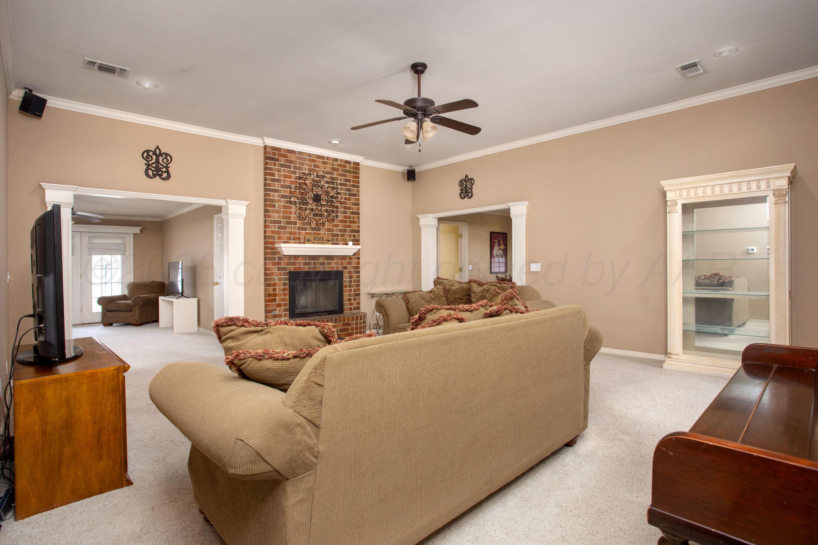 8202 Victory Drive Property Photo 5