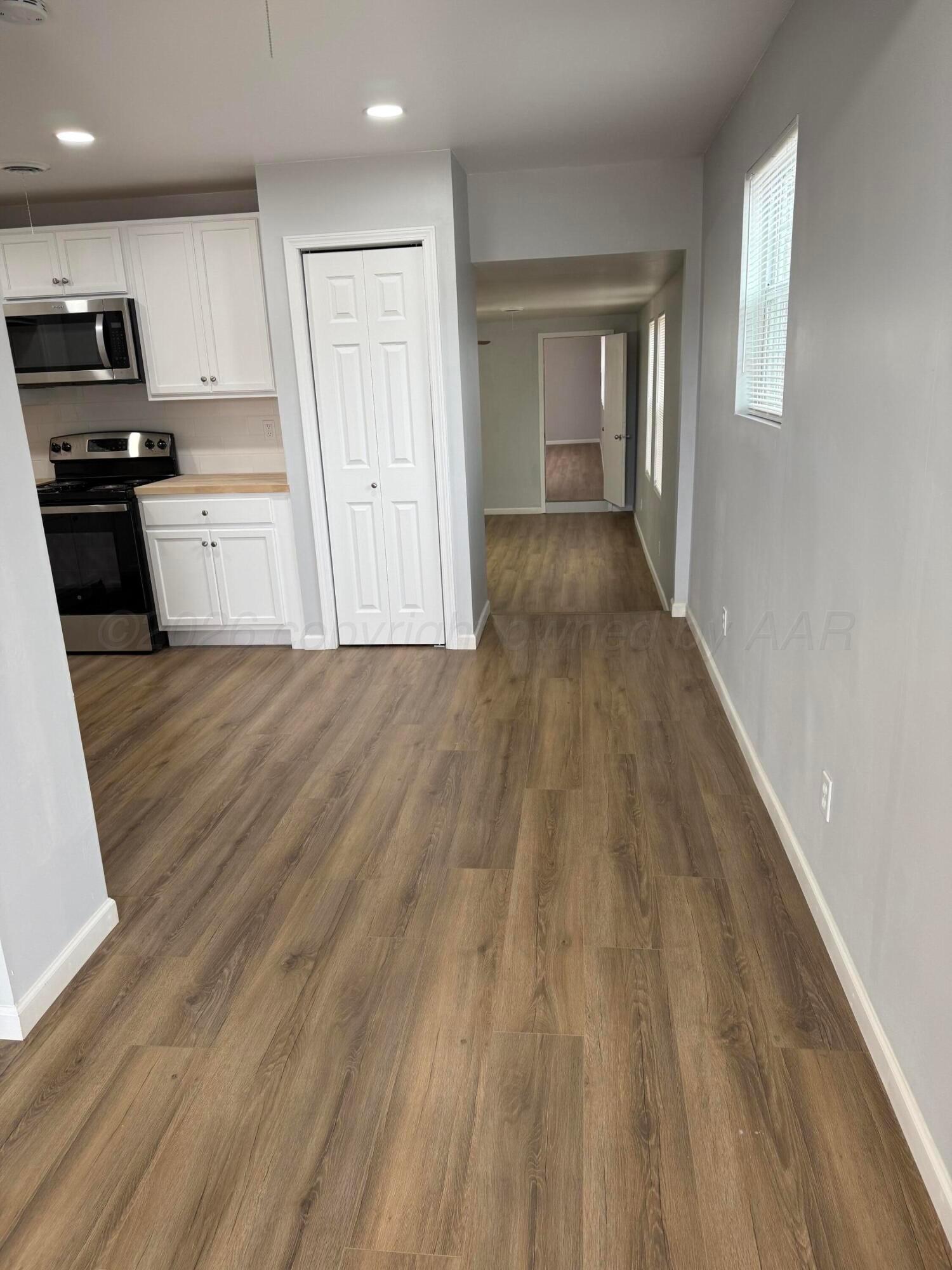 4618 S Ong Street Property Photo 2