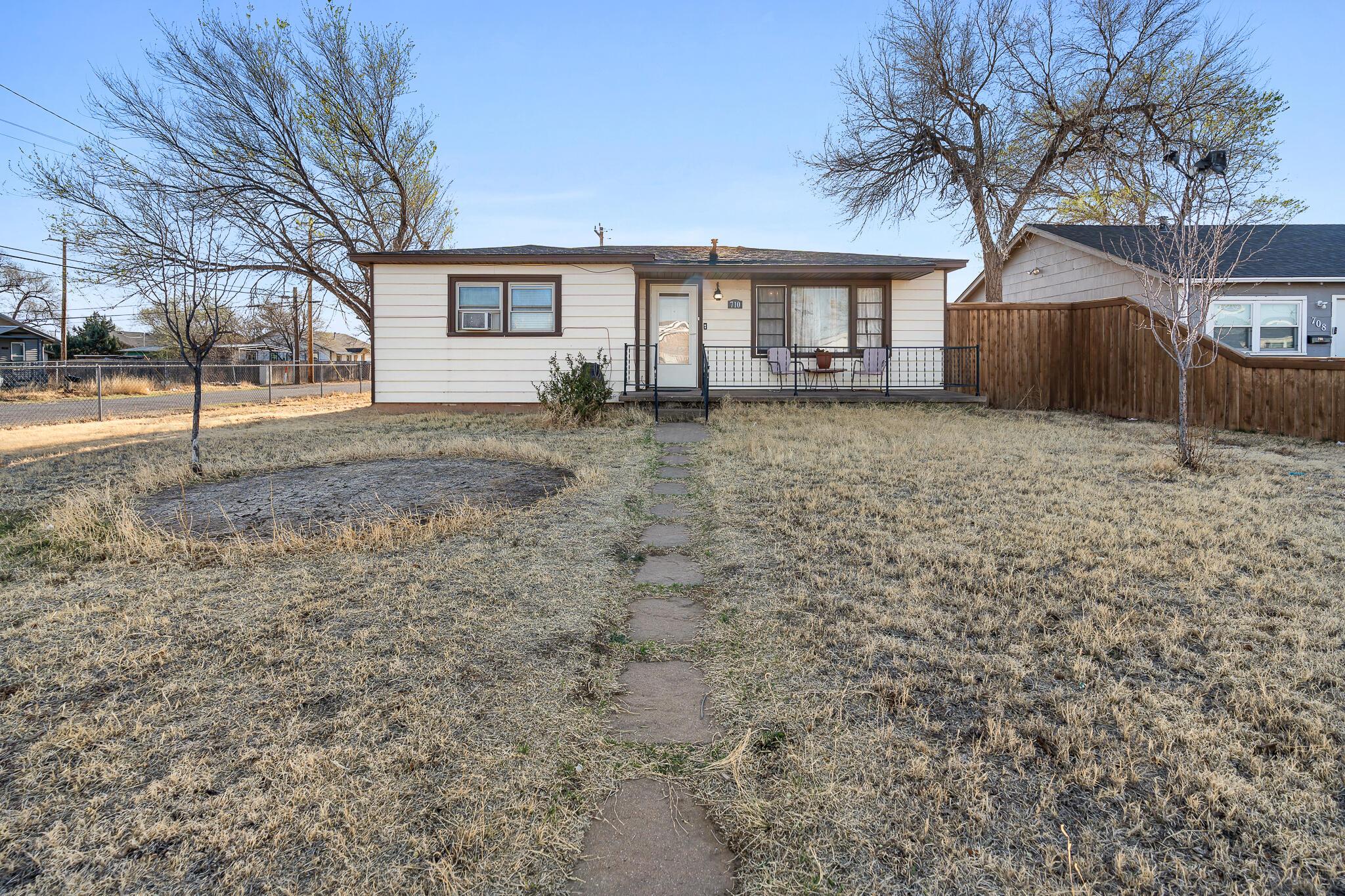 710 N Roberts Street Property Photo 4