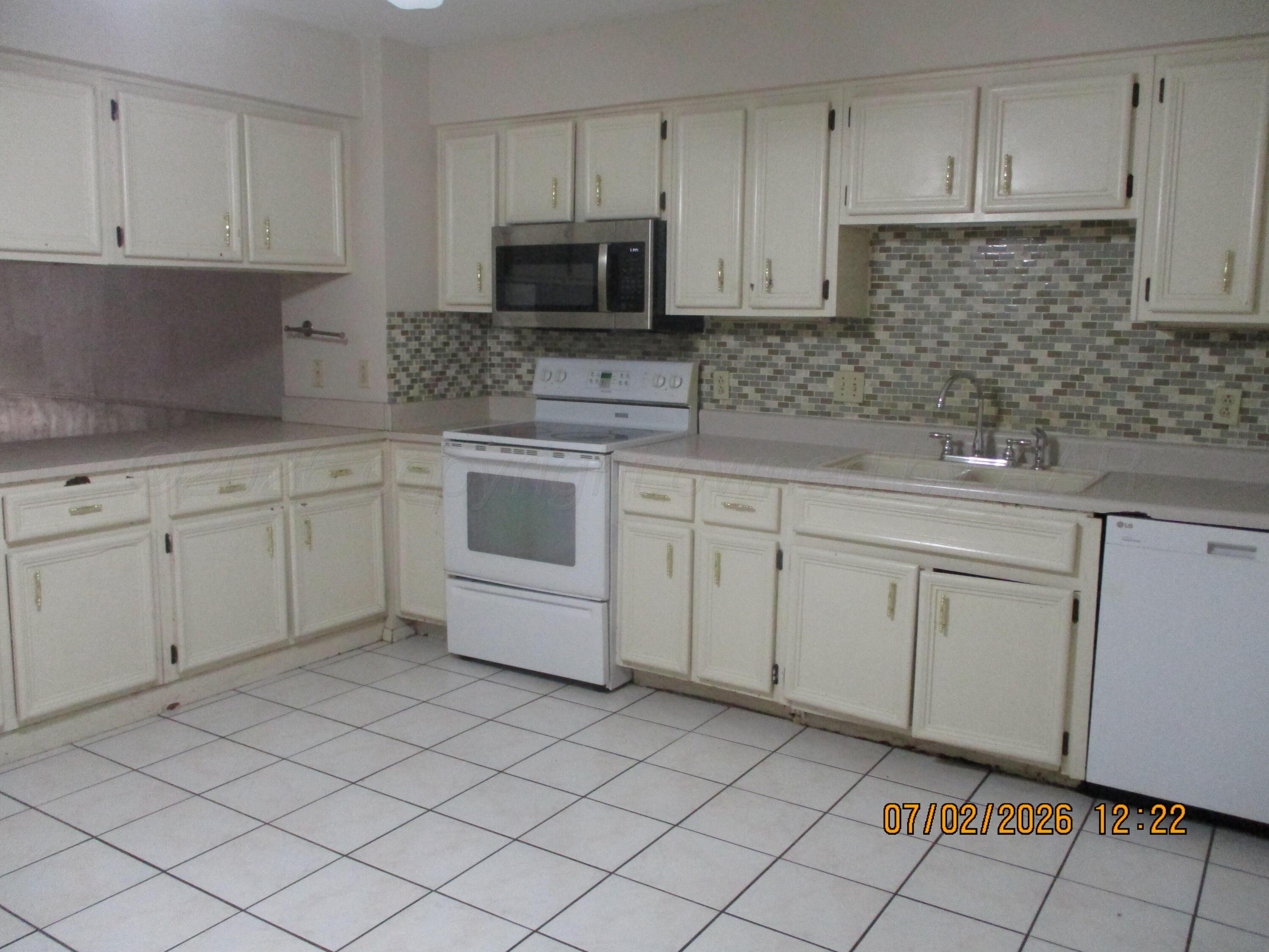 1906 Kirkland Drive Property Photo 7