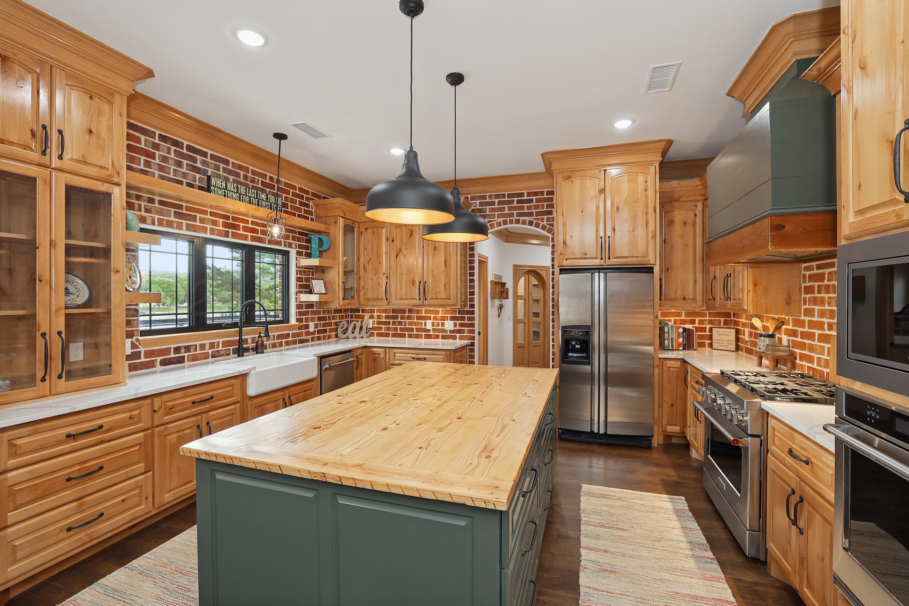 233 Lisa Lane Property Photo 16