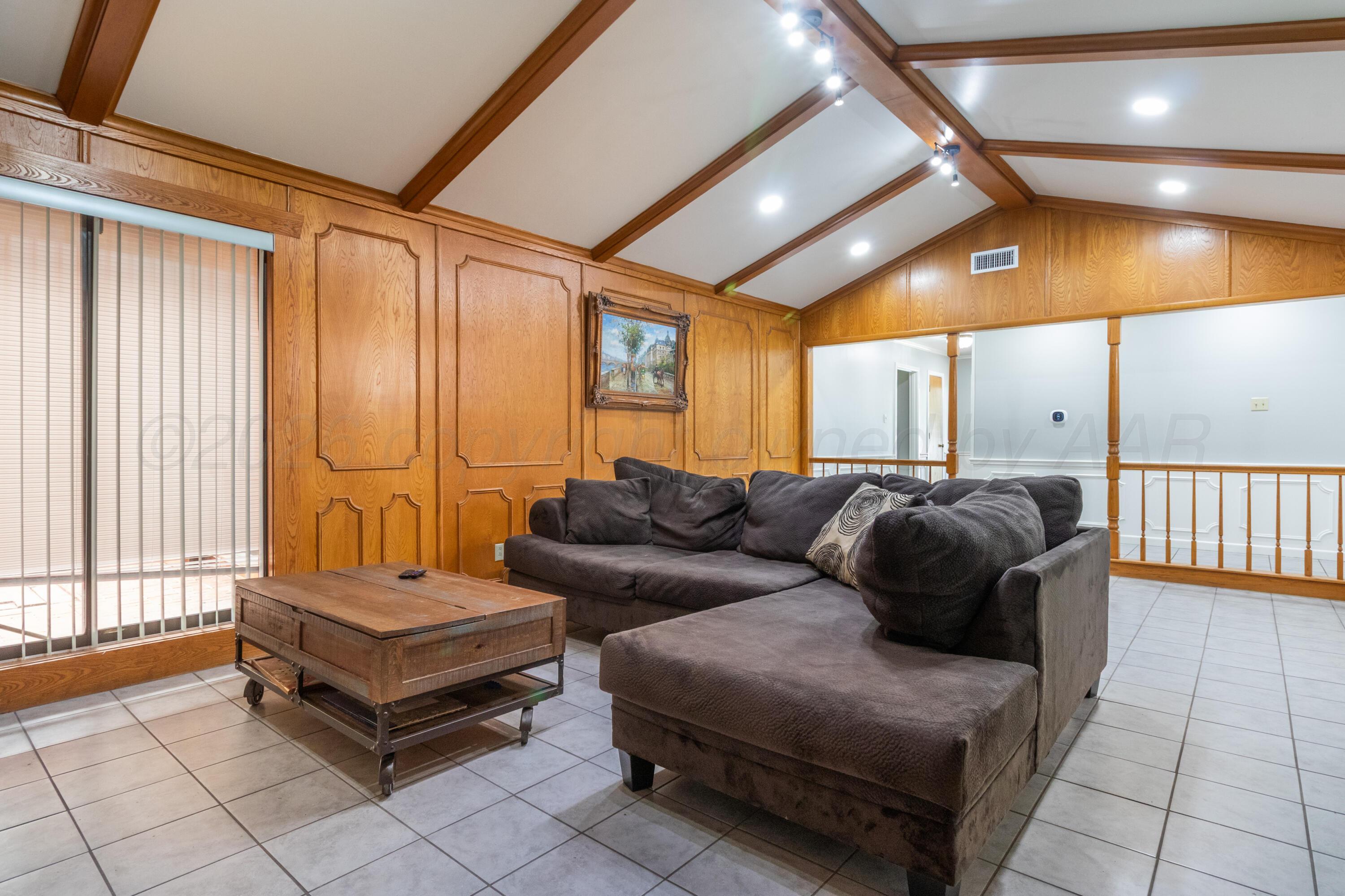 6209 Calumet Road Property Photo 7