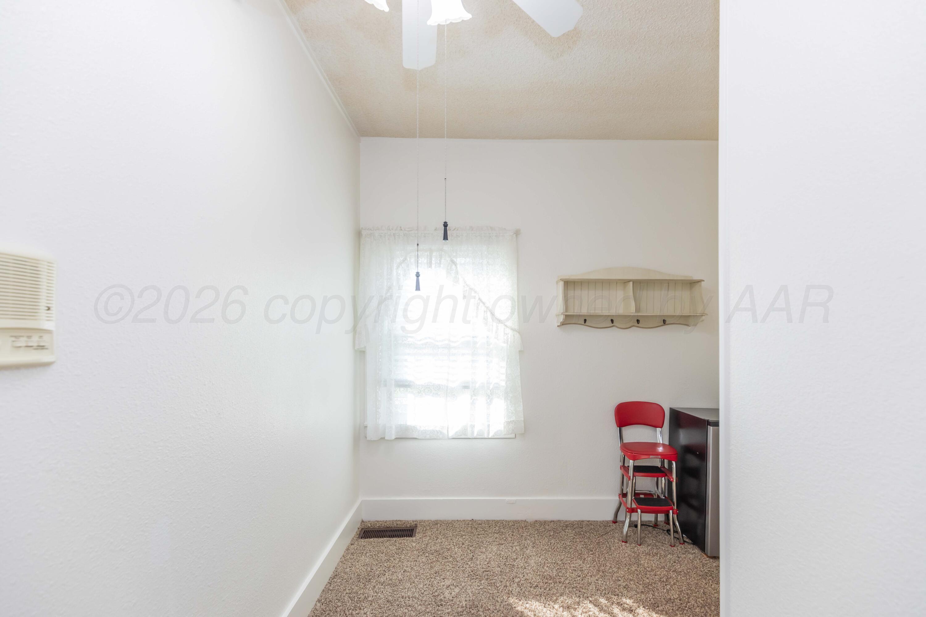 216 E 4th Street Property Photo 45
