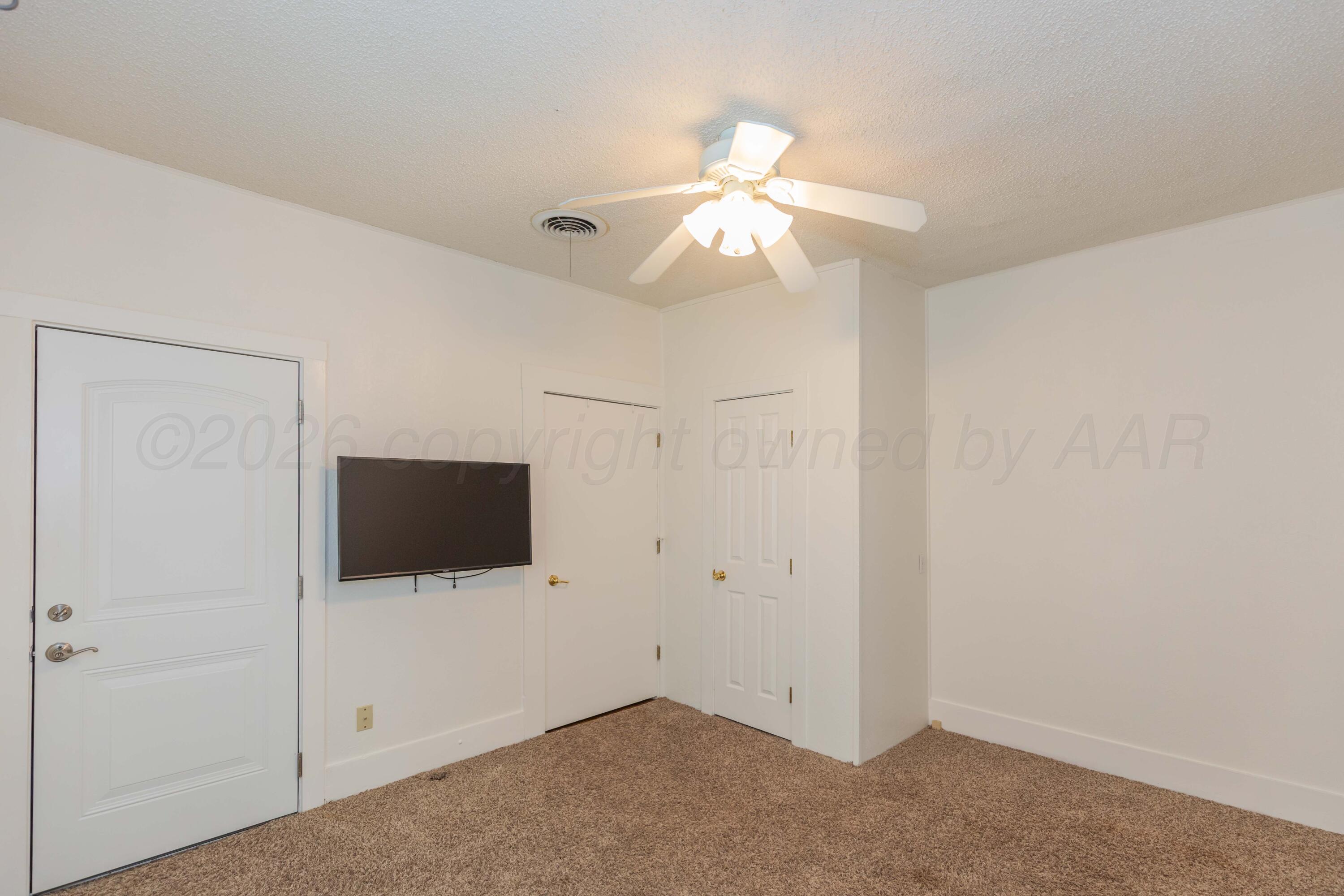 216 E 4th Street Property Photo 47