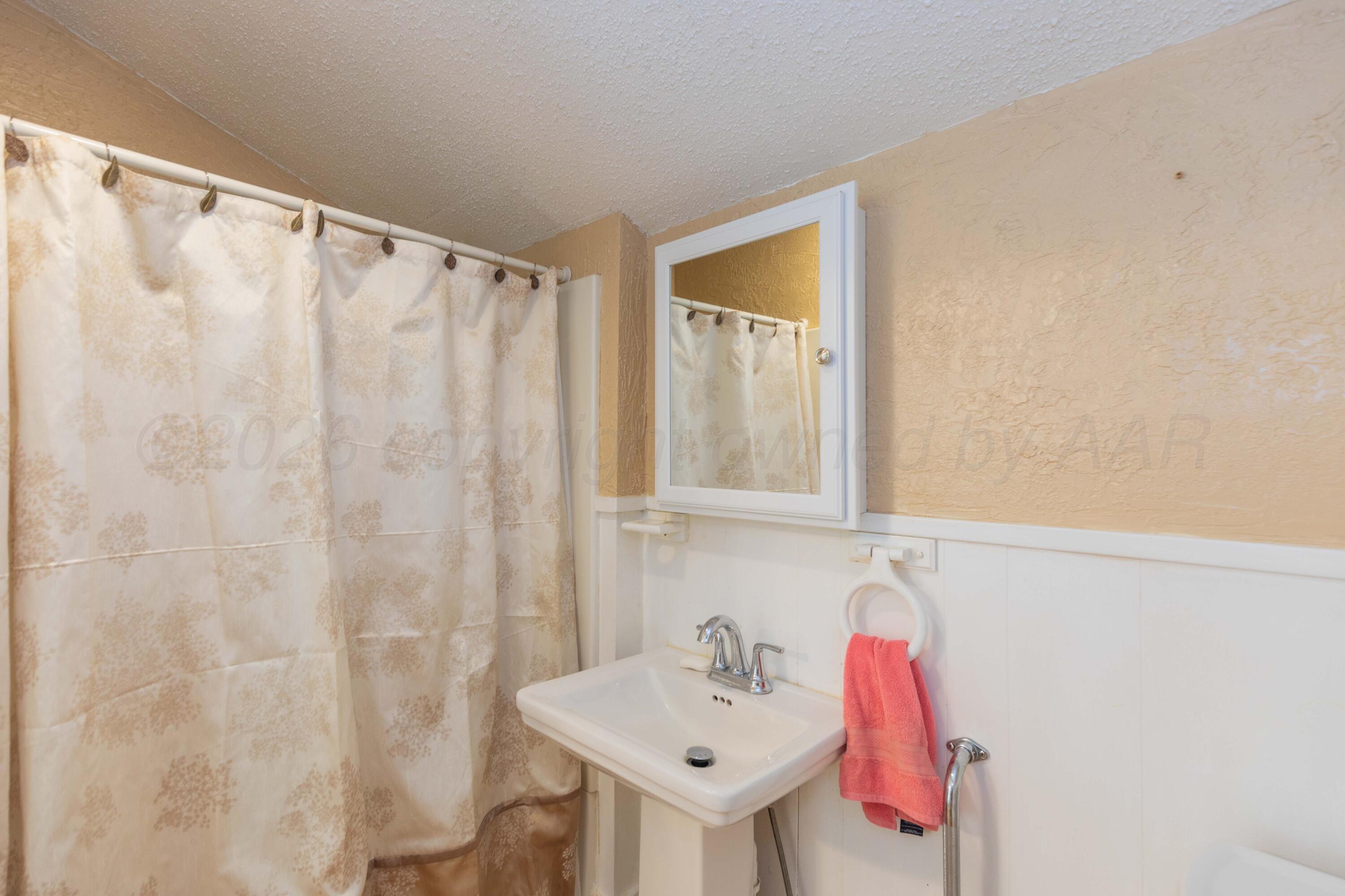 216 E 4th Street Property Photo 50