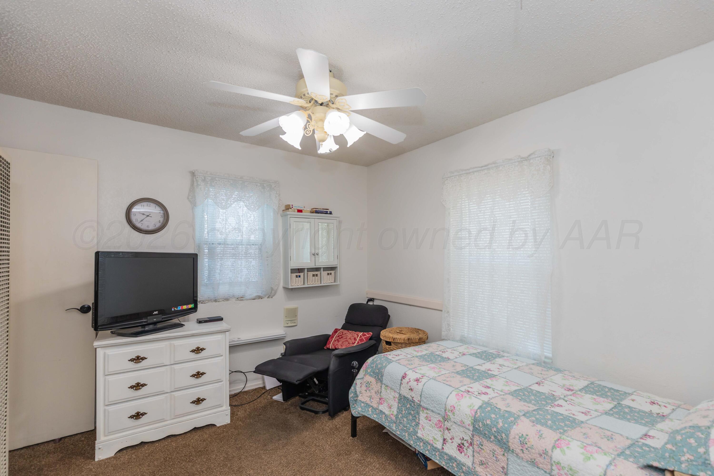 216 E 4th Street Property Photo 52
