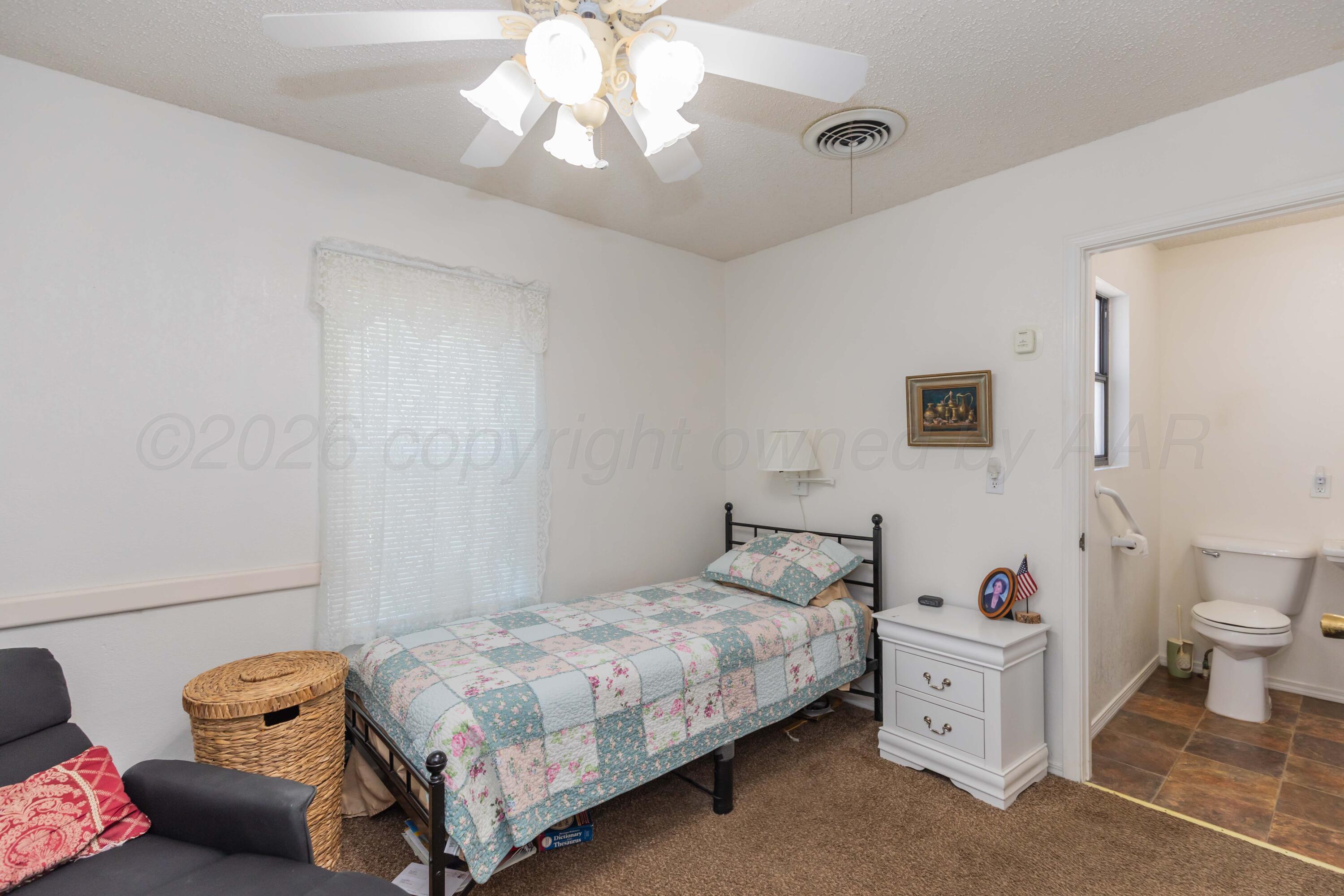 216 E 4th Street Property Photo 53