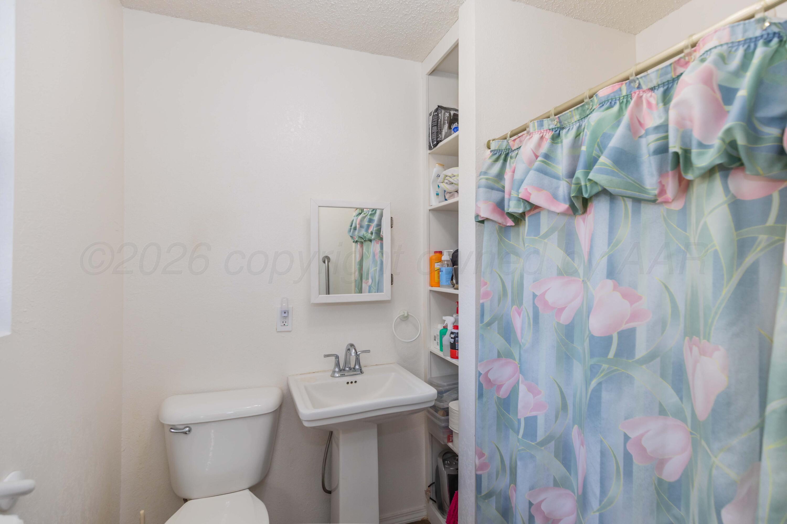 216 E 4th Street Property Photo 54
