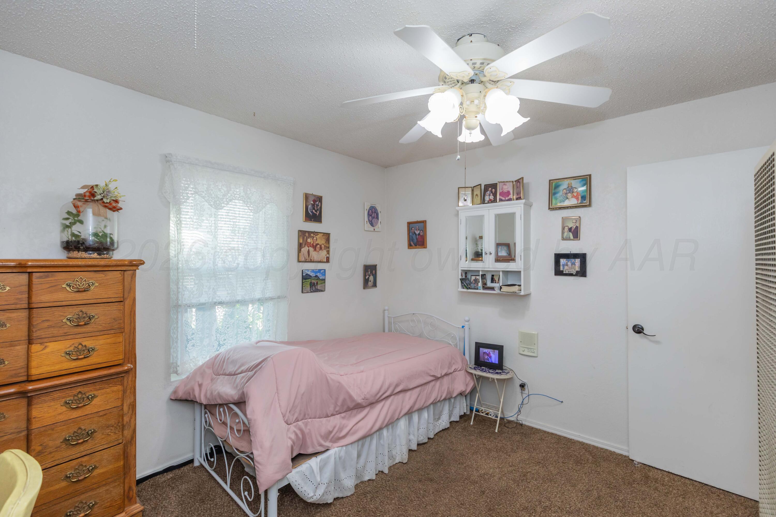 216 E 4th Street Property Photo 57