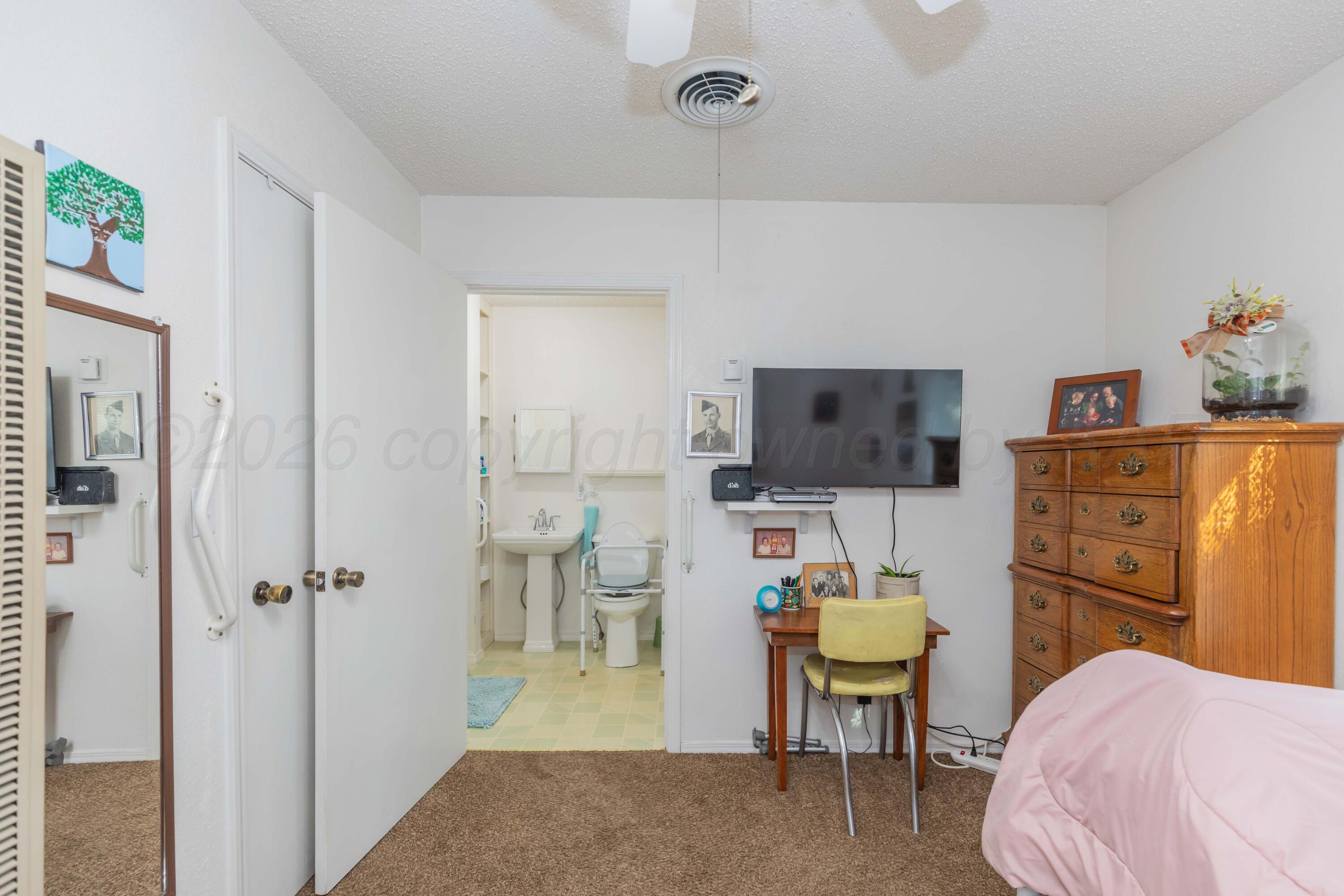216 E 4th Street Property Photo 58