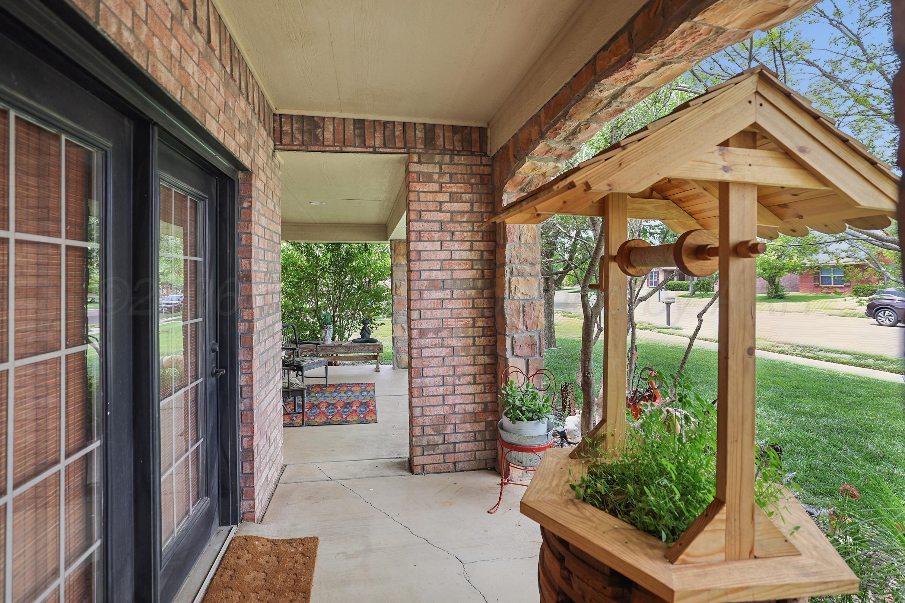 7901 Vail Drive Property Photo 4