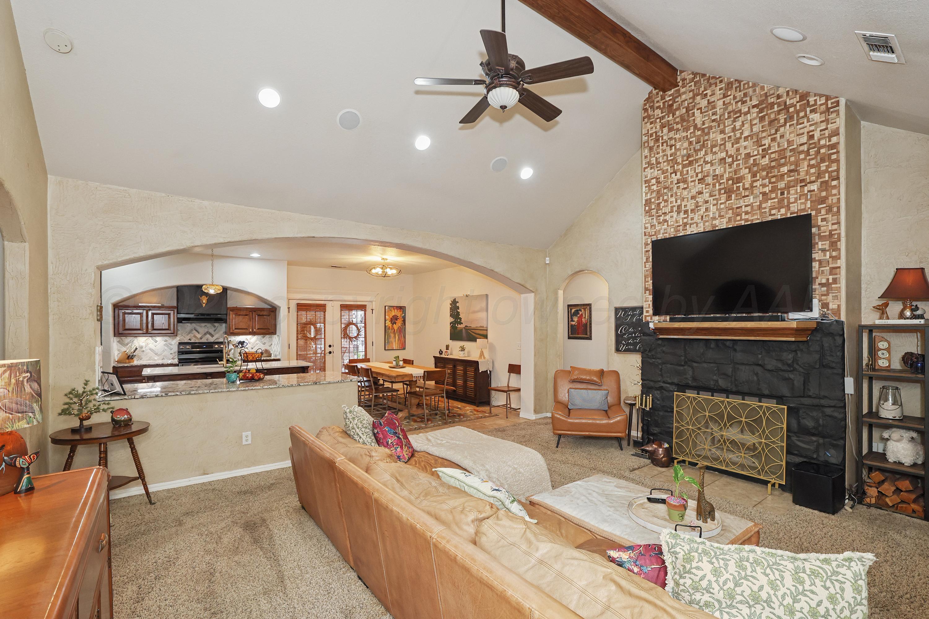 7901 Vail Drive Property Photo 8