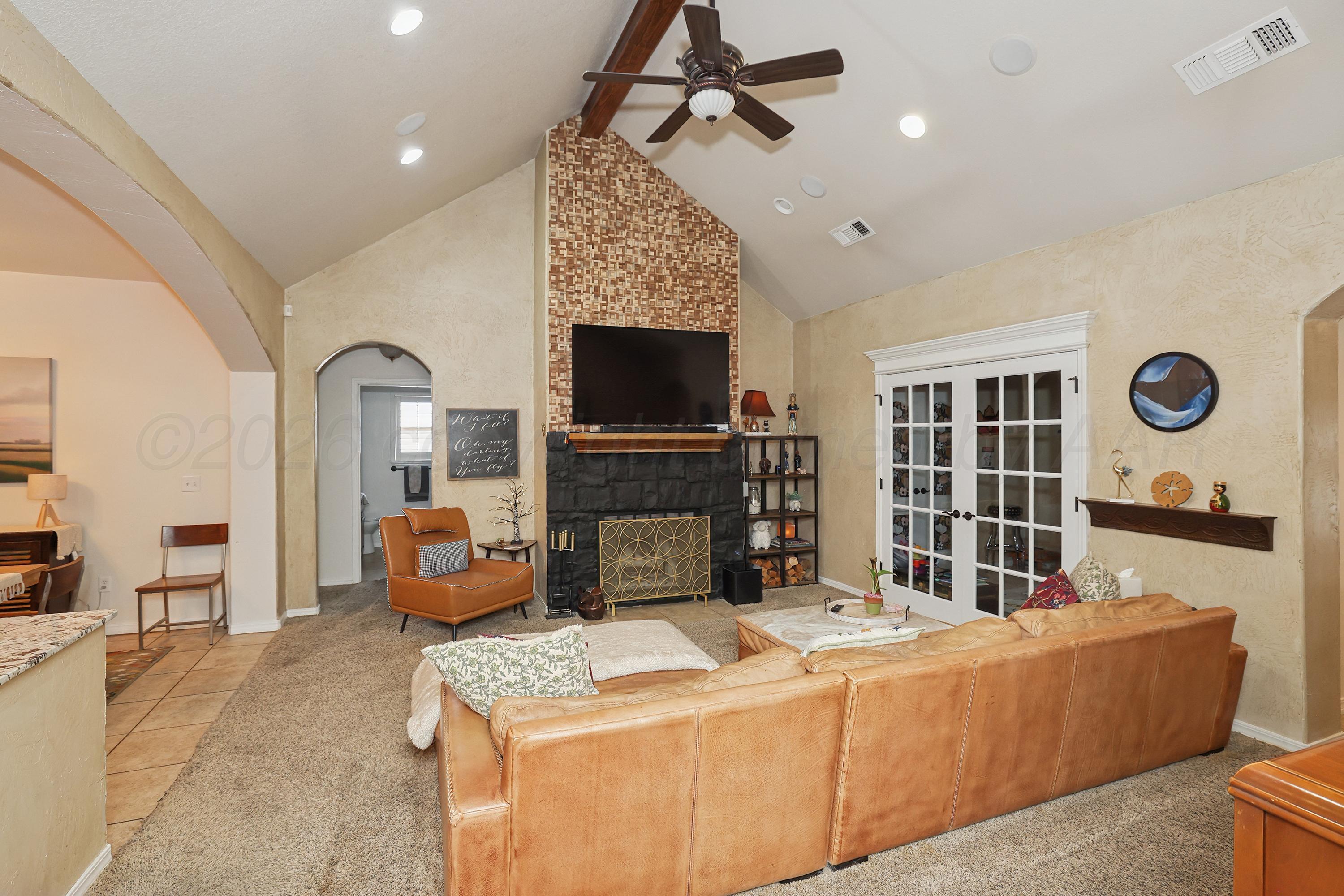 7901 Vail Drive Property Photo 9