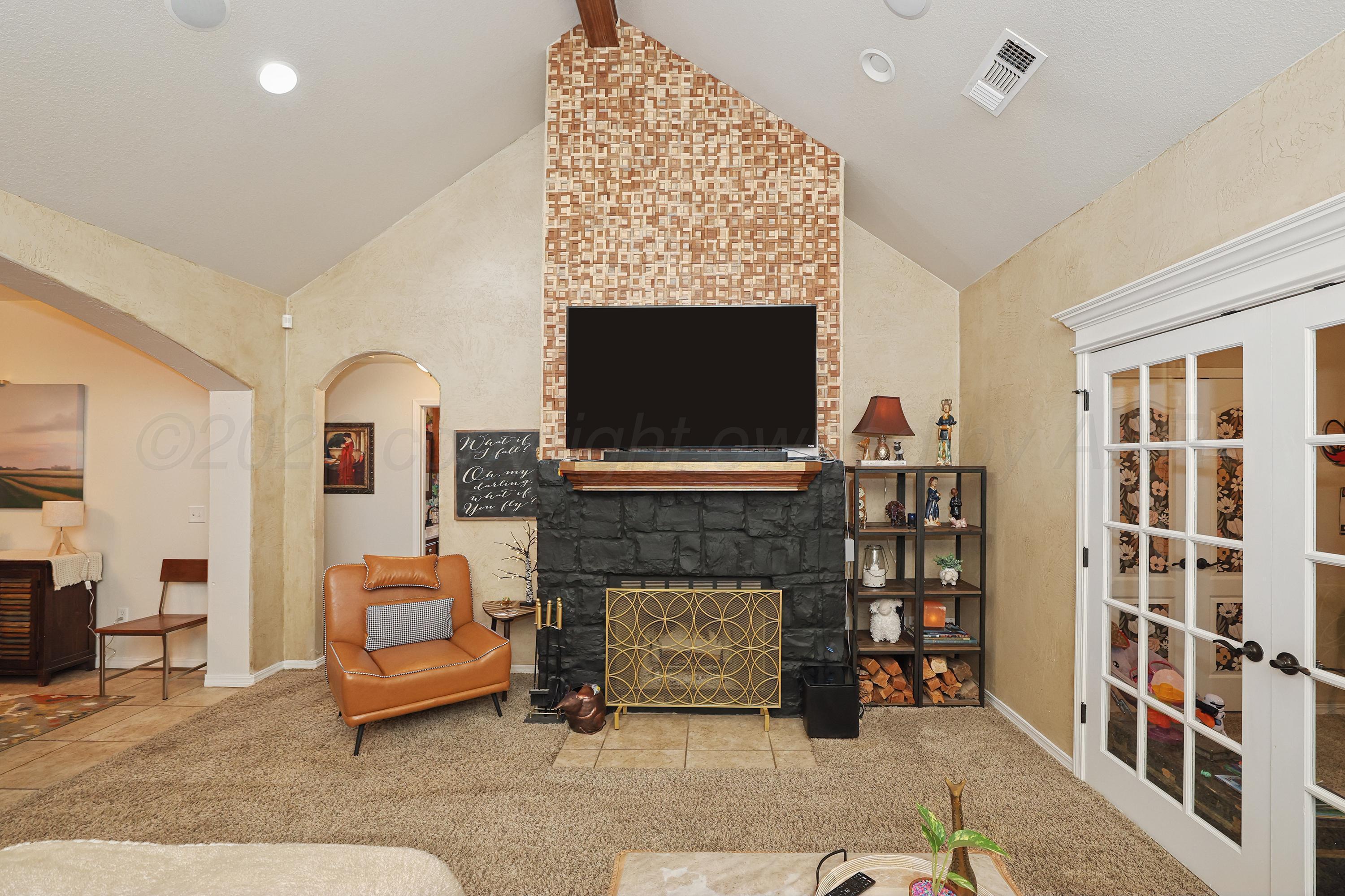 7901 Vail Drive Property Photo 10