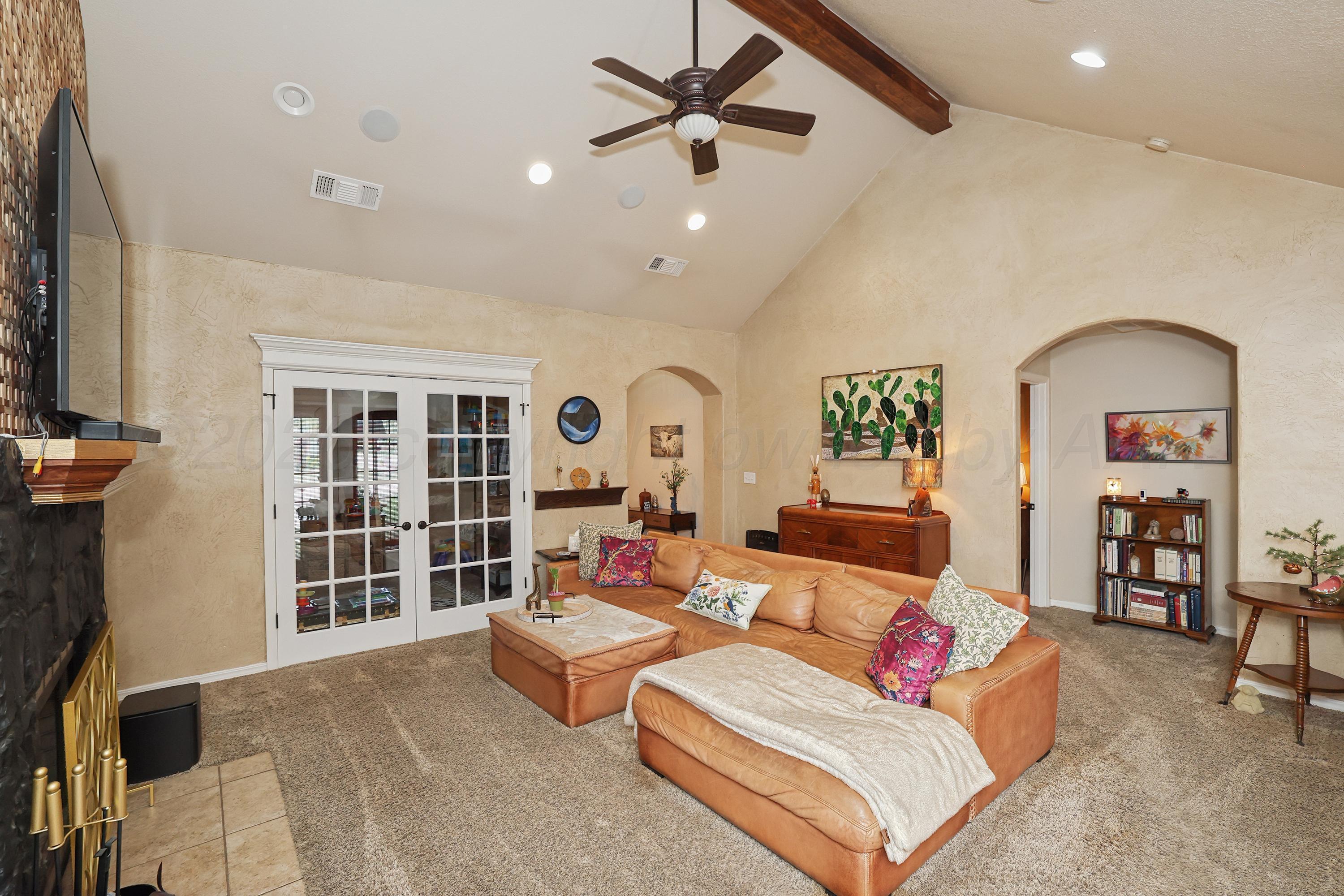 7901 Vail Drive Property Photo 12