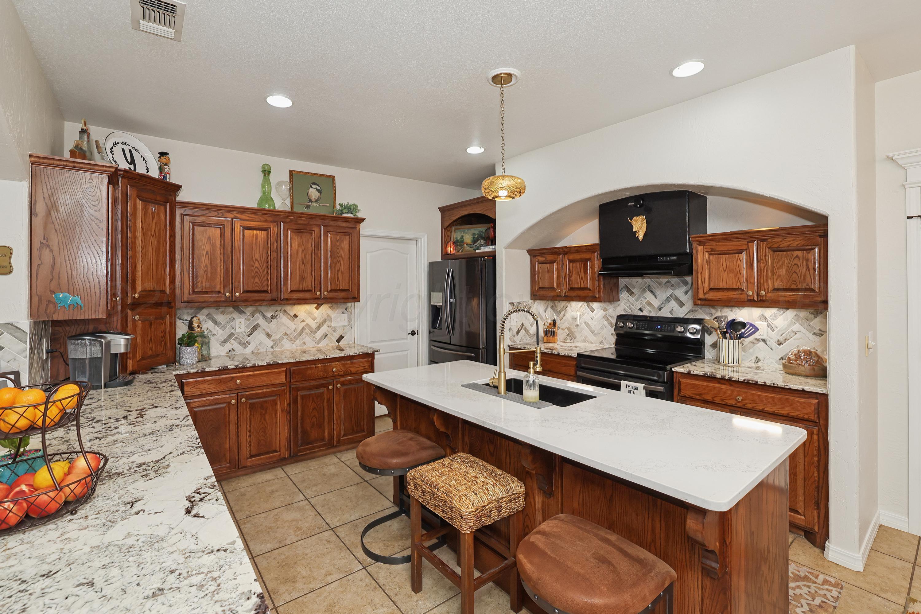 7901 Vail Drive Property Photo 16