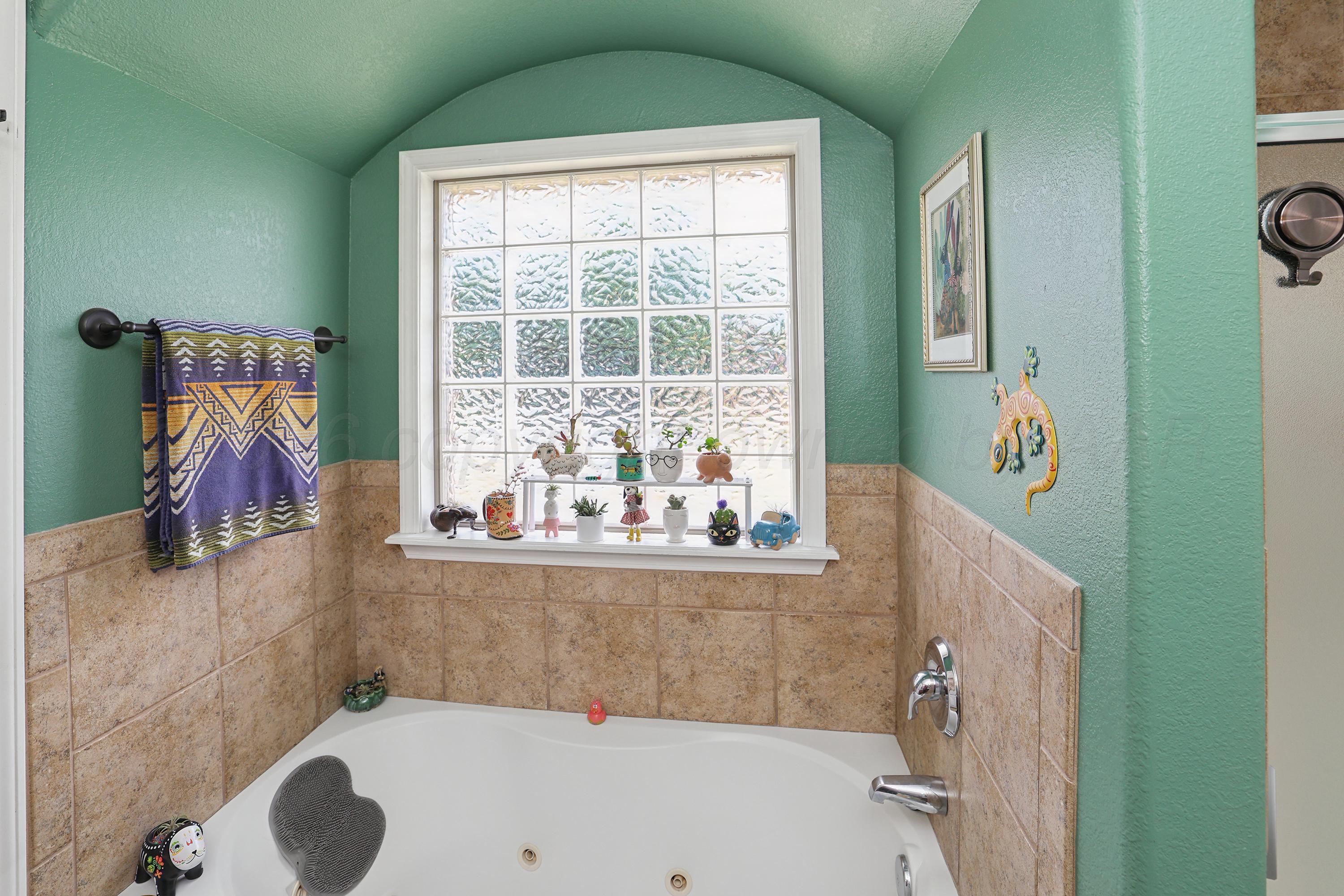 7901 Vail Drive Property Photo 23