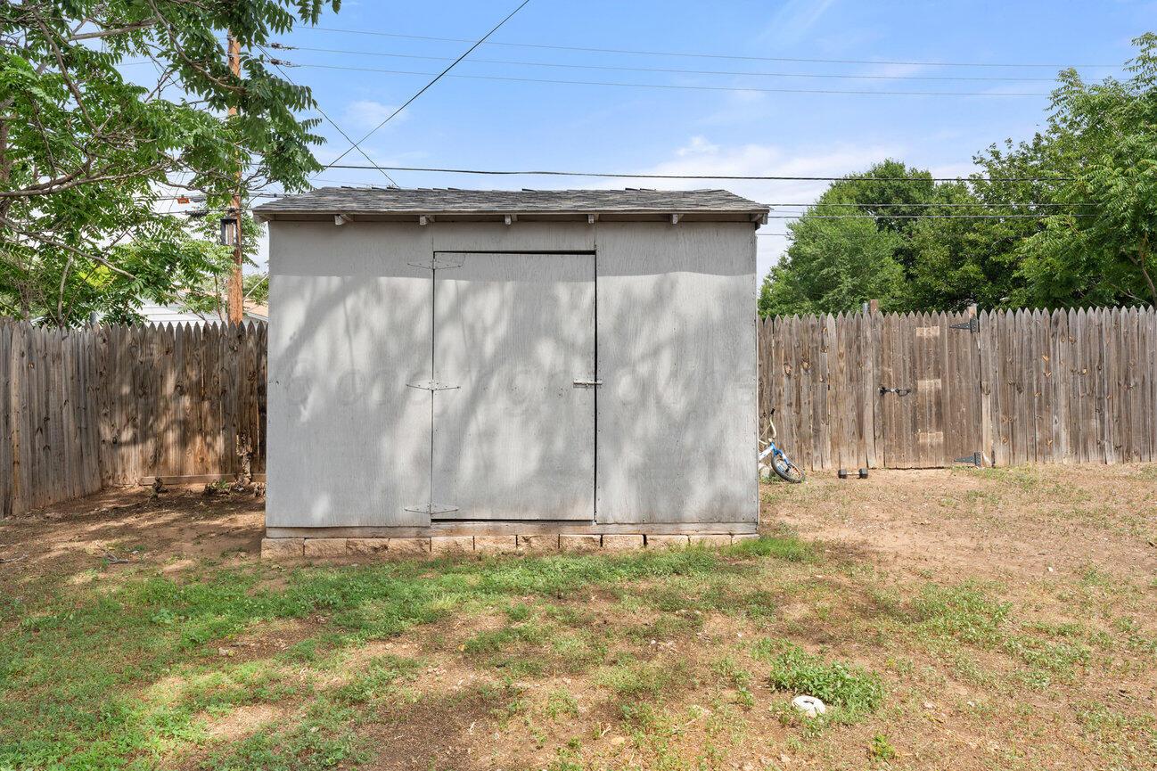 1521 Lockney Street Property Photo 28