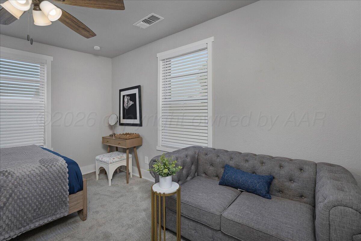 406 S Crockett Street Property Photo 13