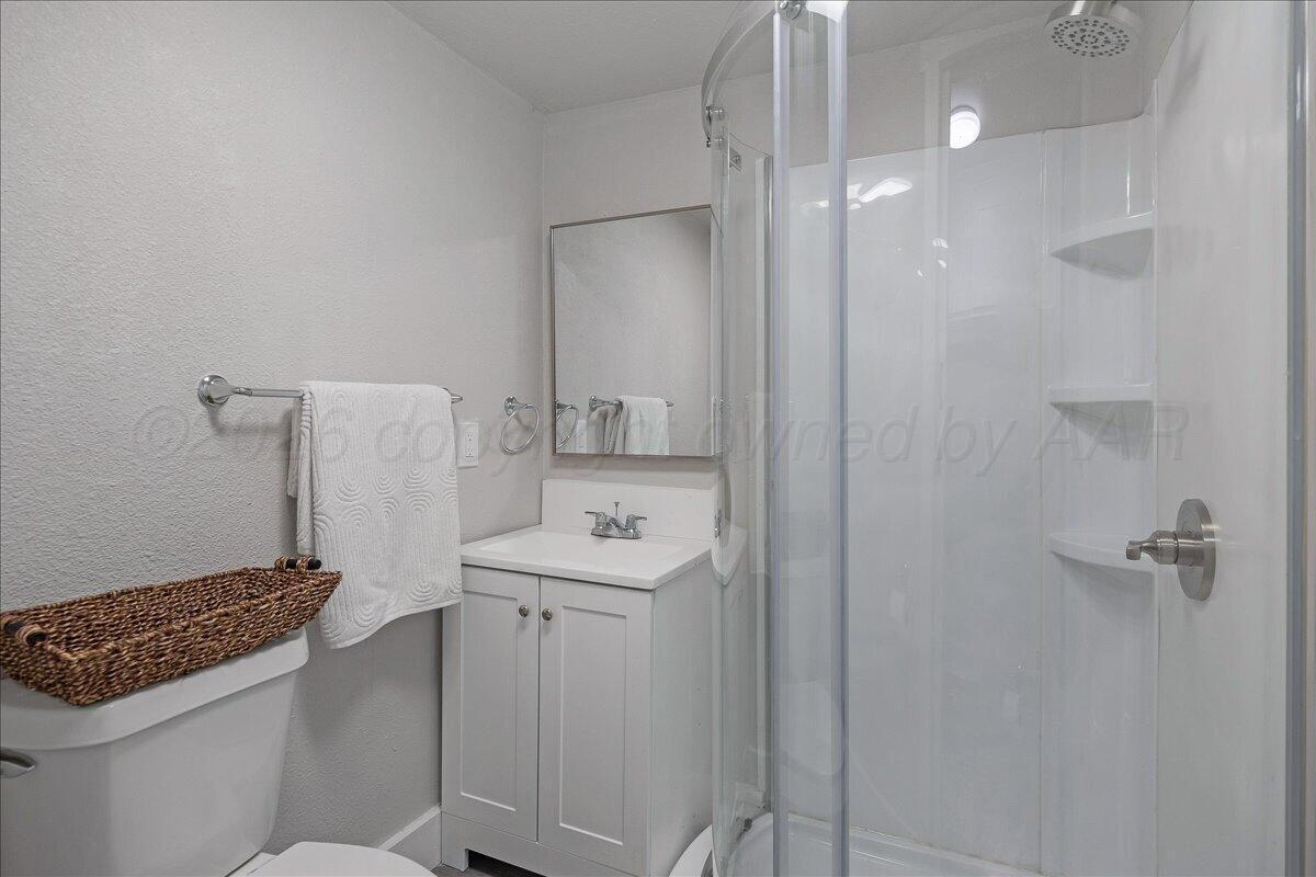 406 S Crockett Street Property Photo 17