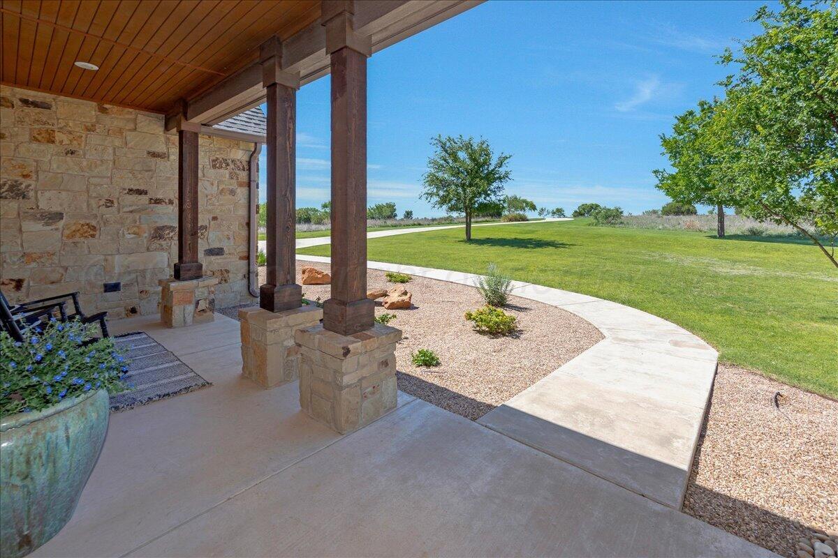6801 White Bluff Trail Property Photo 2