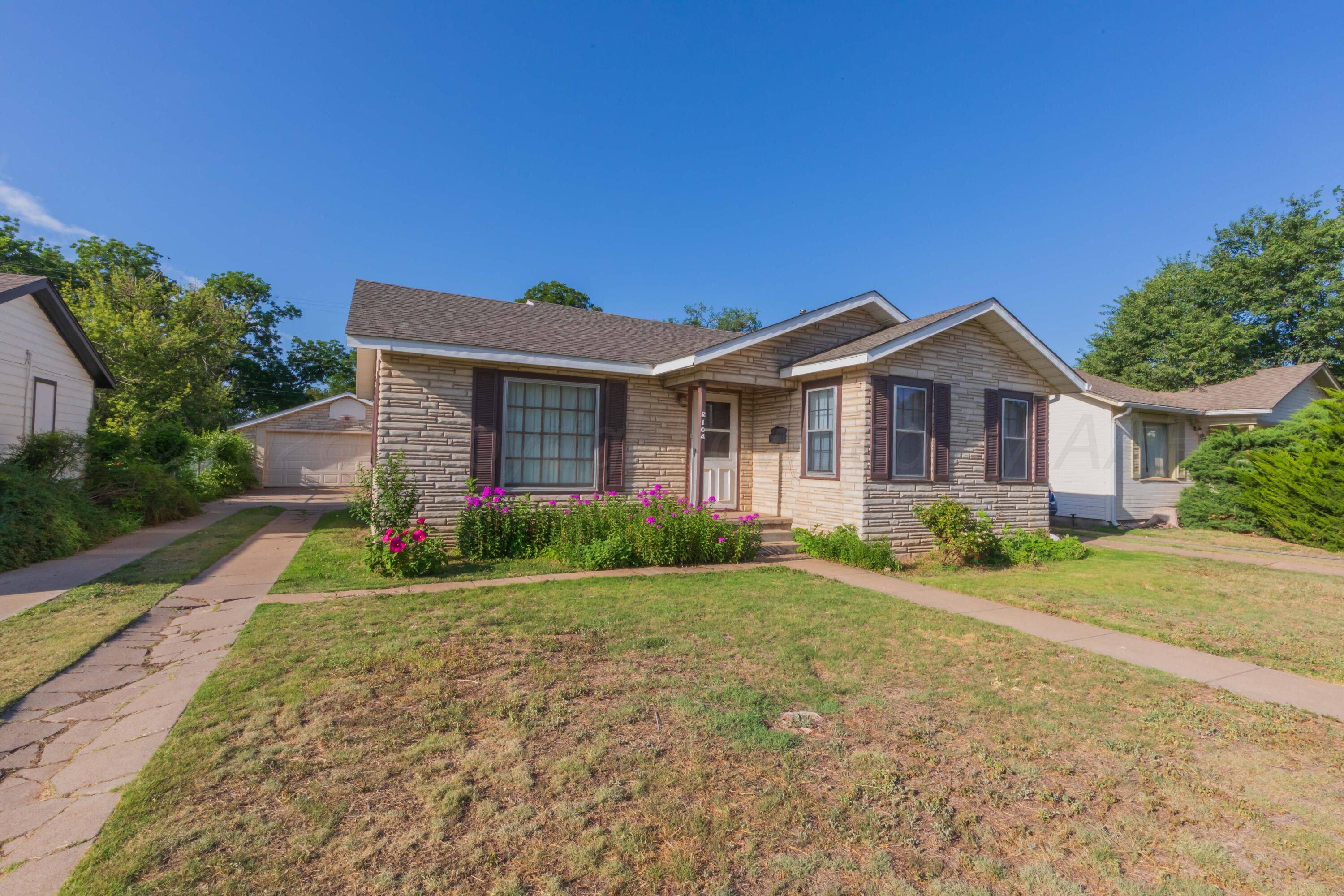 2104 2ND Avenue Property Photo 1
