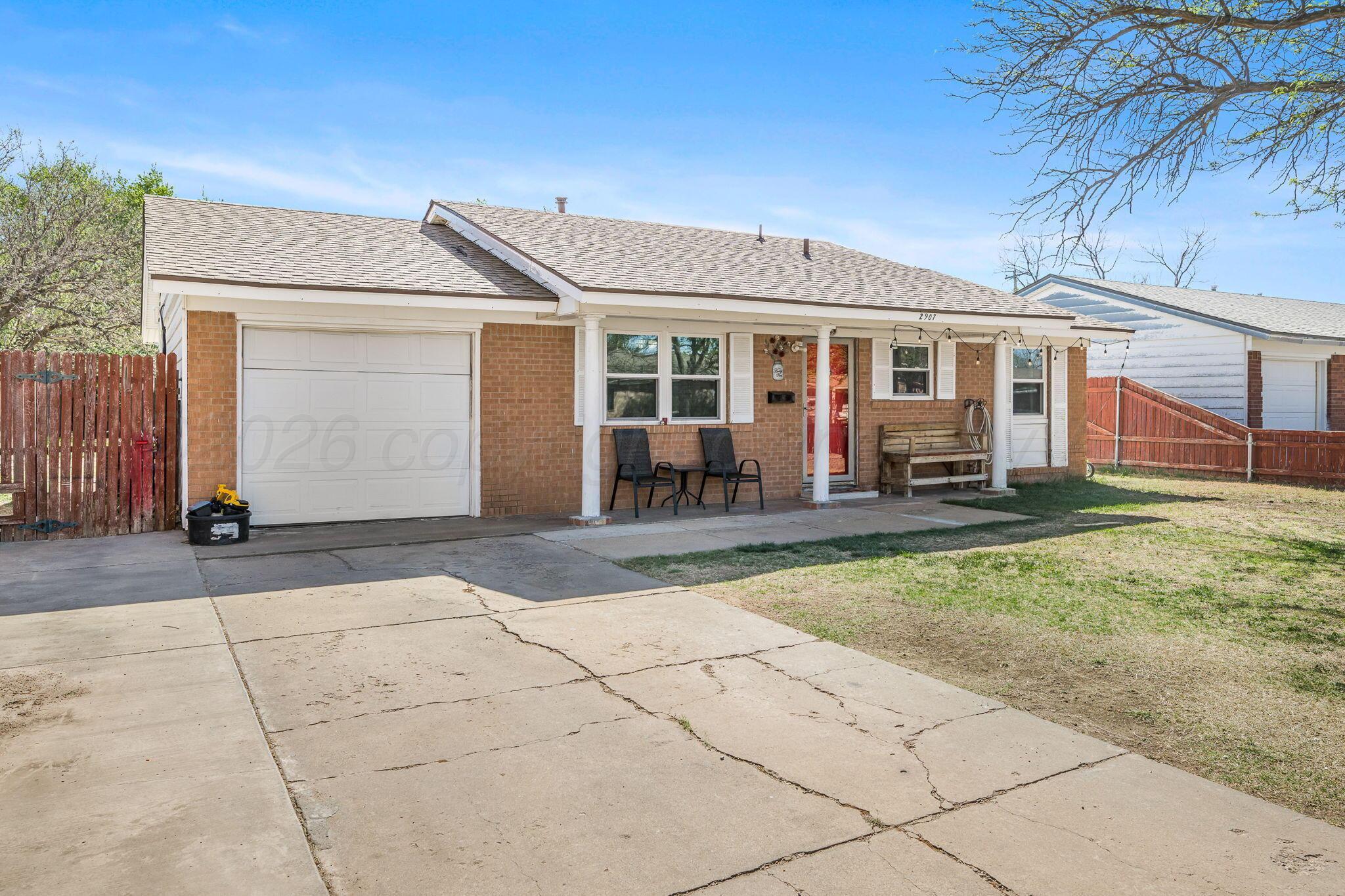 2907 S Manhattan Street Property Photo 2