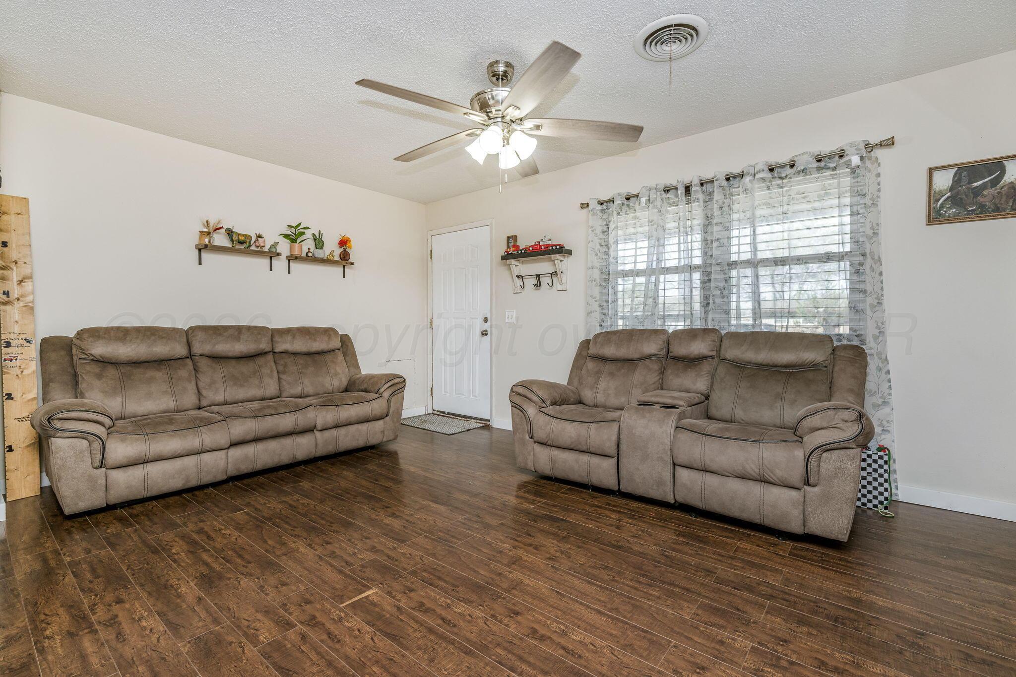 2907 S Manhattan Street Property Photo 4