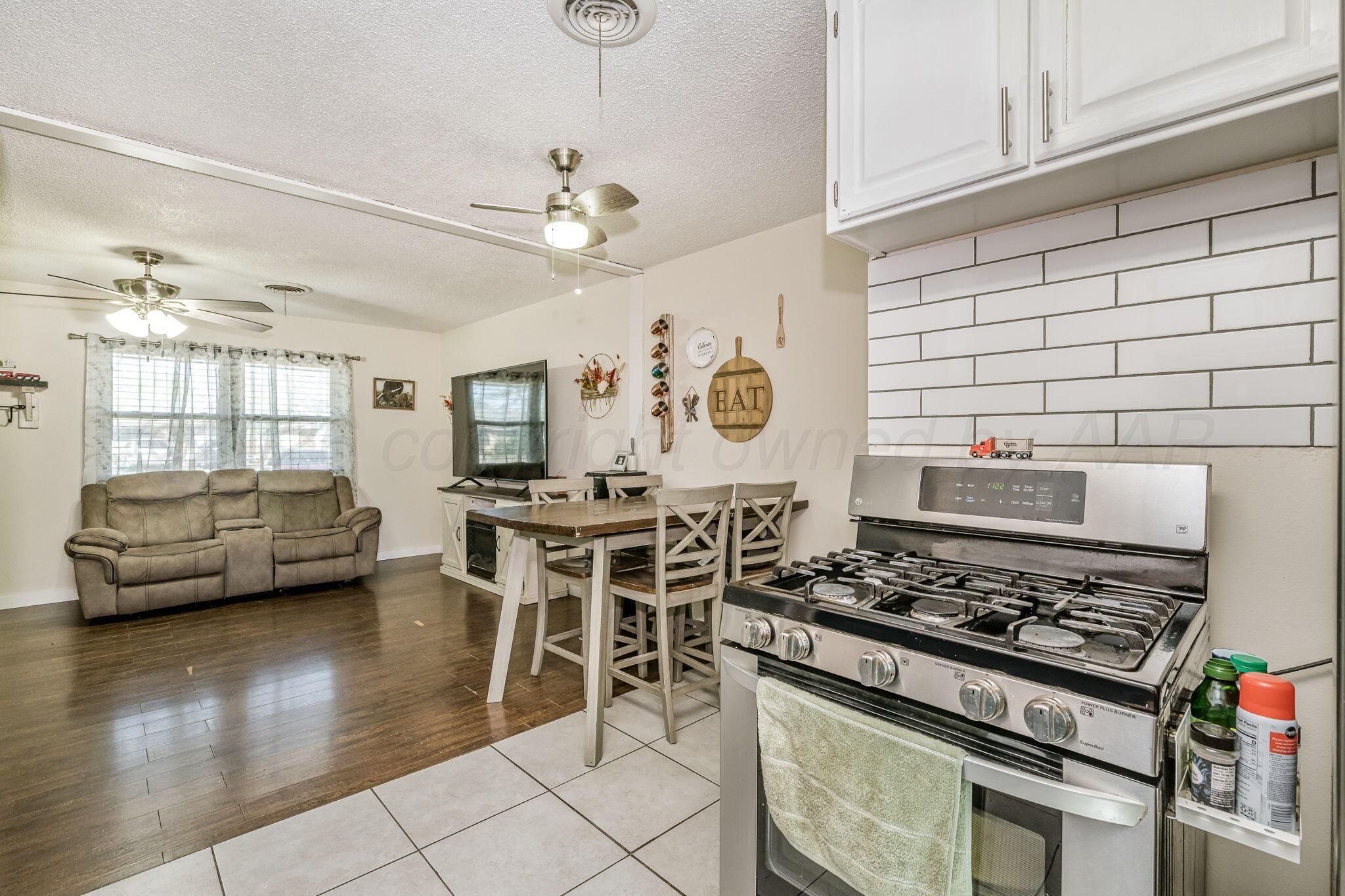 2907 S Manhattan Street Property Photo 8