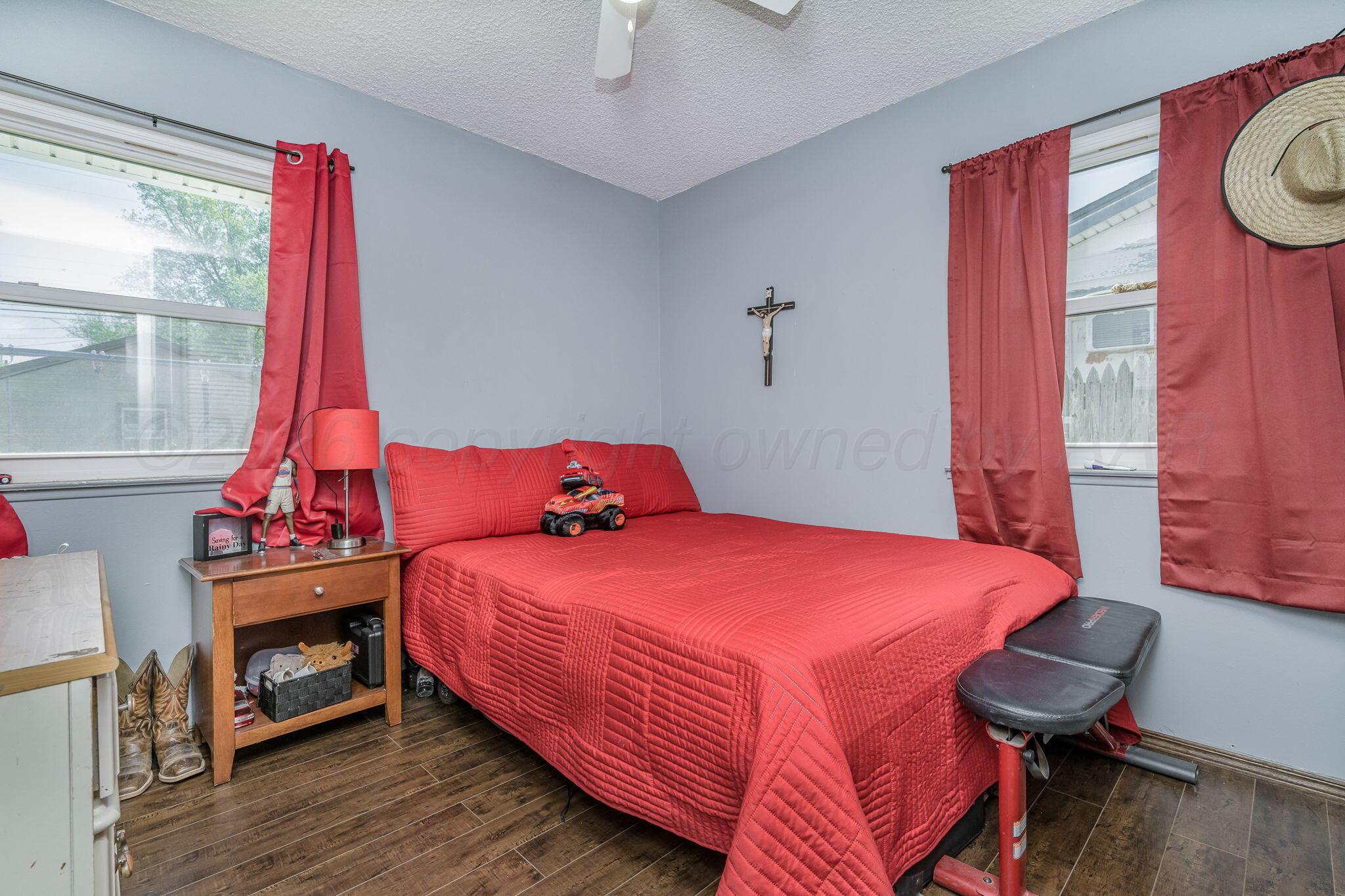 2907 S Manhattan Street Property Photo 9