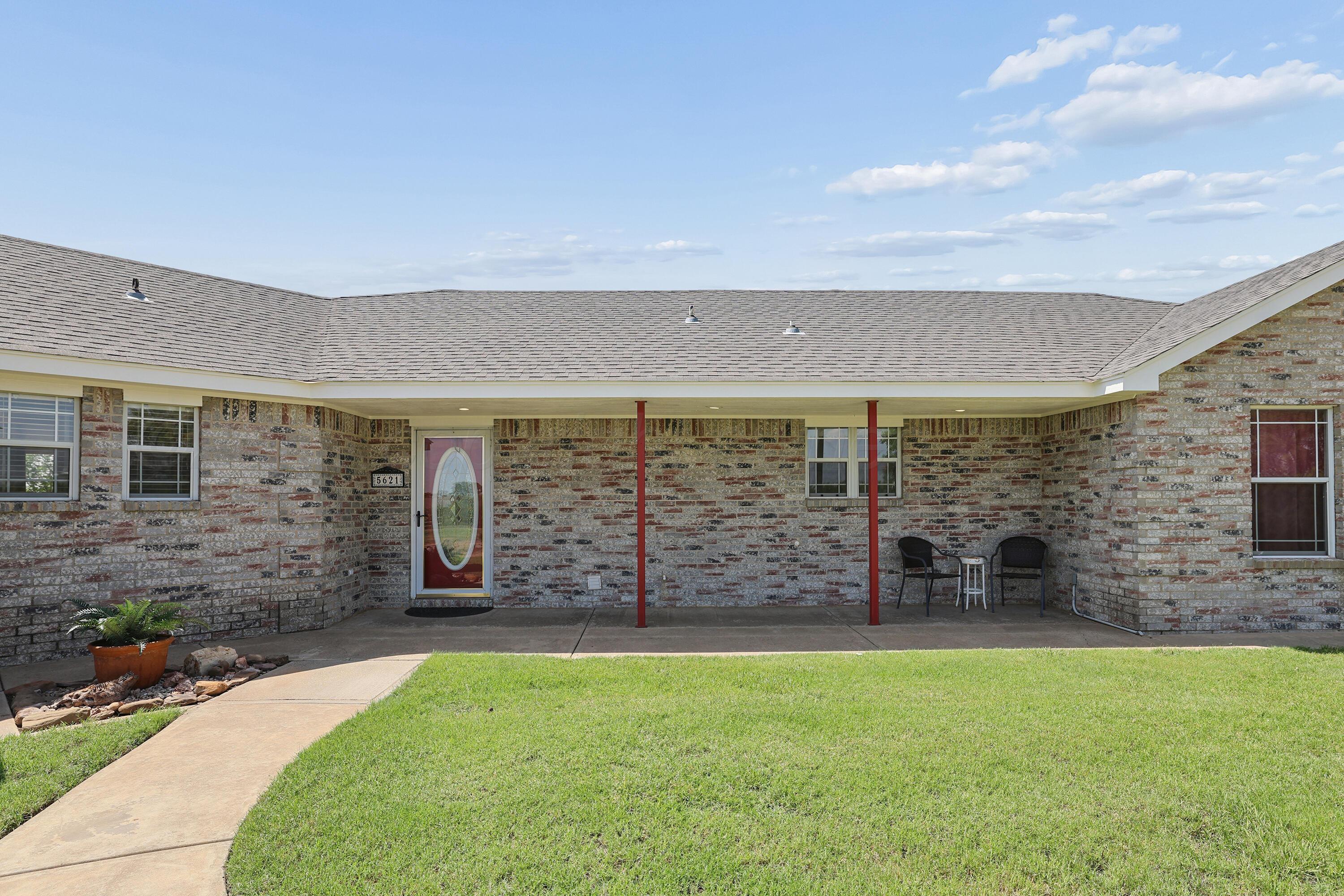 5621 White Fence Road Property Photo 5